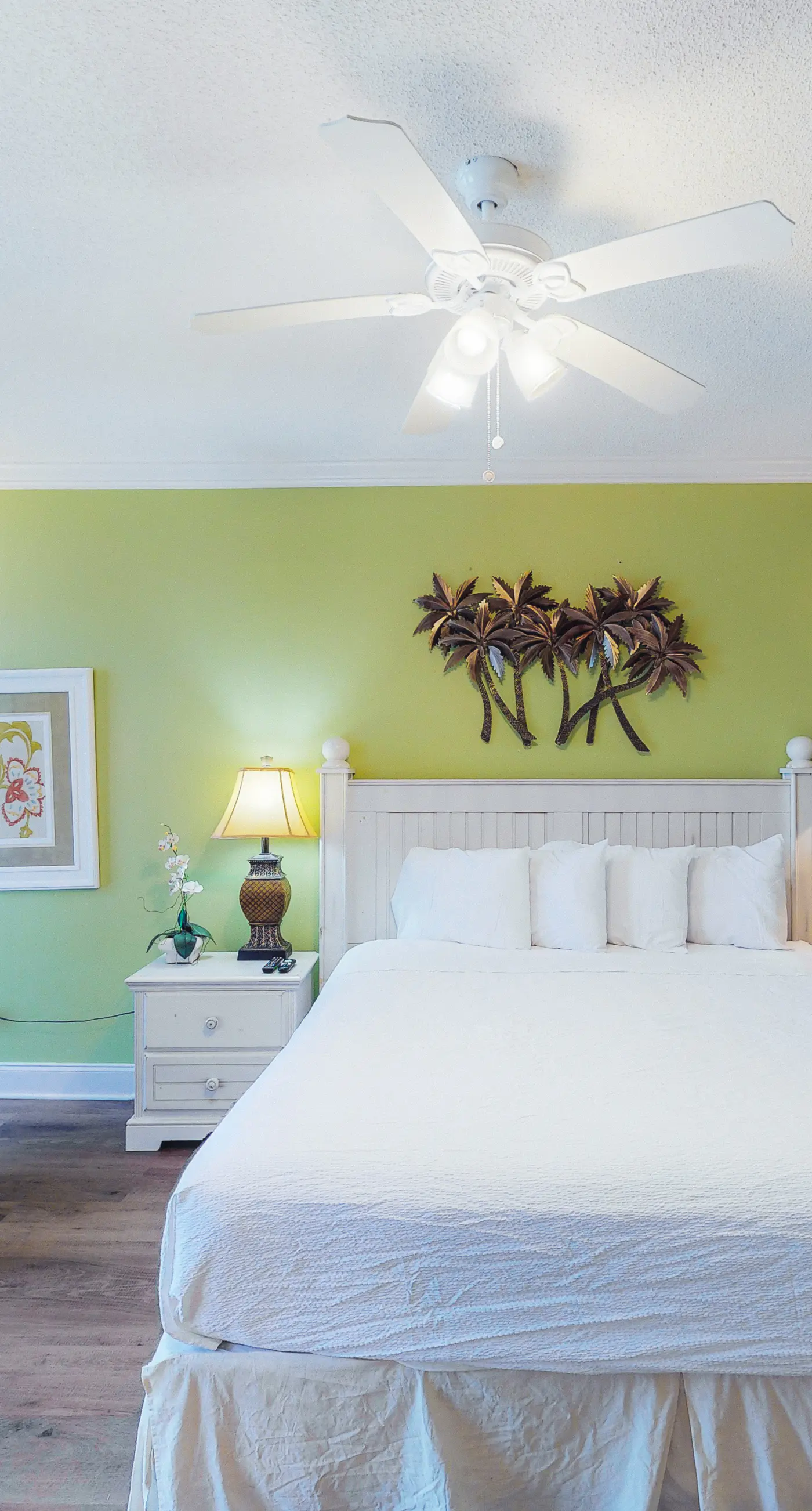 Coastal condo steps to beach with pools, hot tub, gym & amazing views