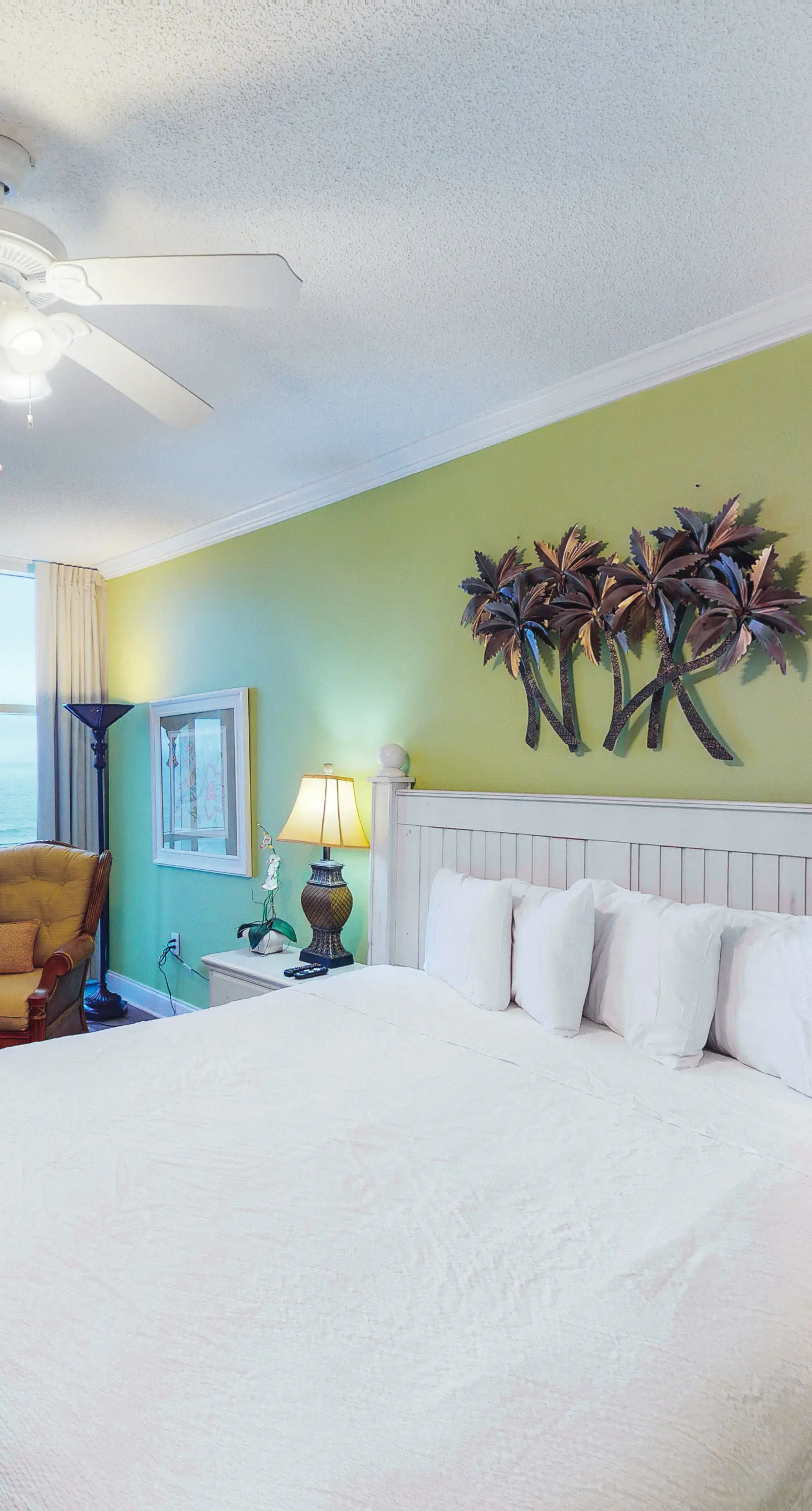 Coastal condo steps to beach with pools, hot tub, gym & amazing views