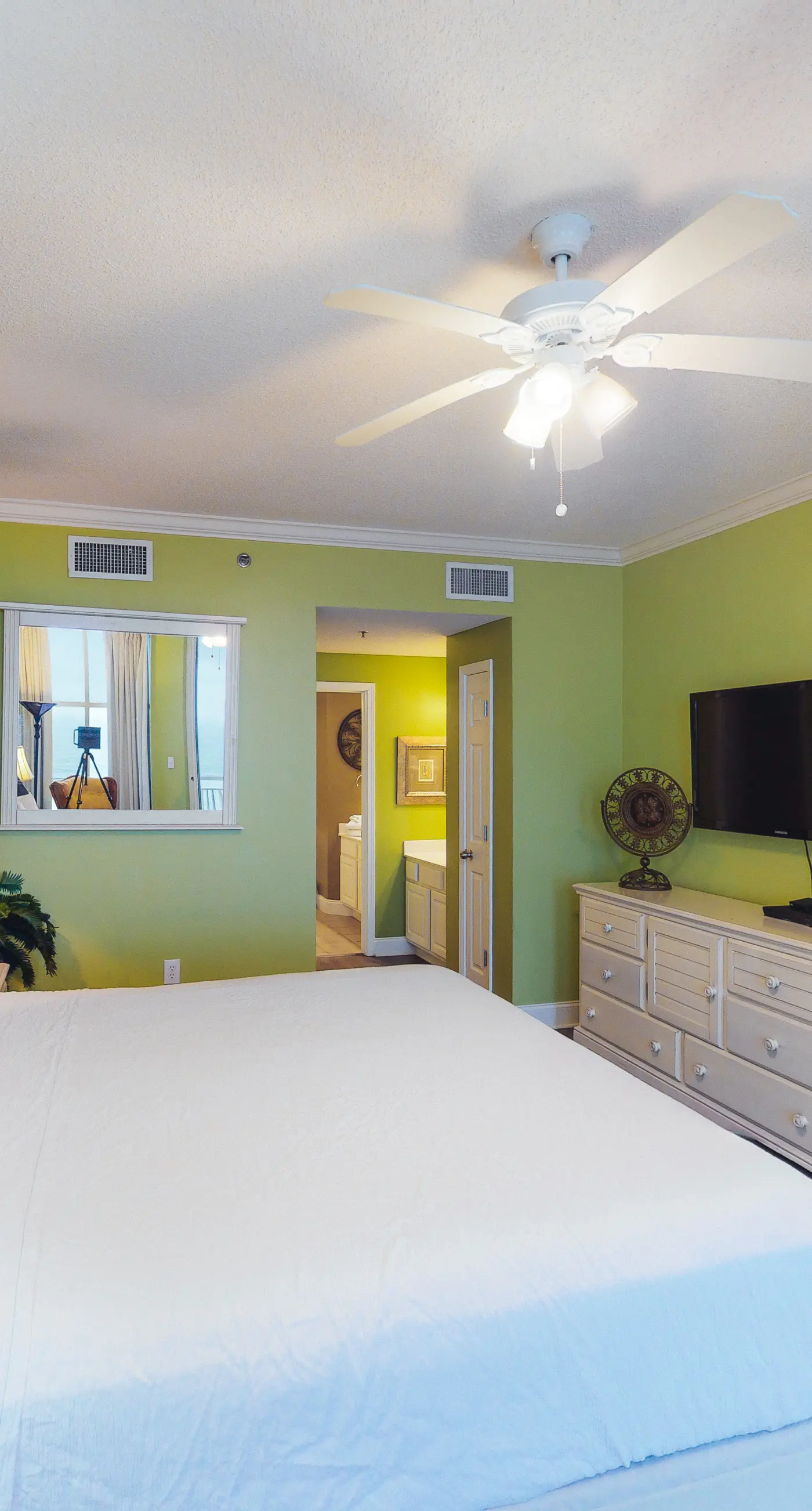 Coastal condo steps to beach with pools, hot tub, gym & amazing views
