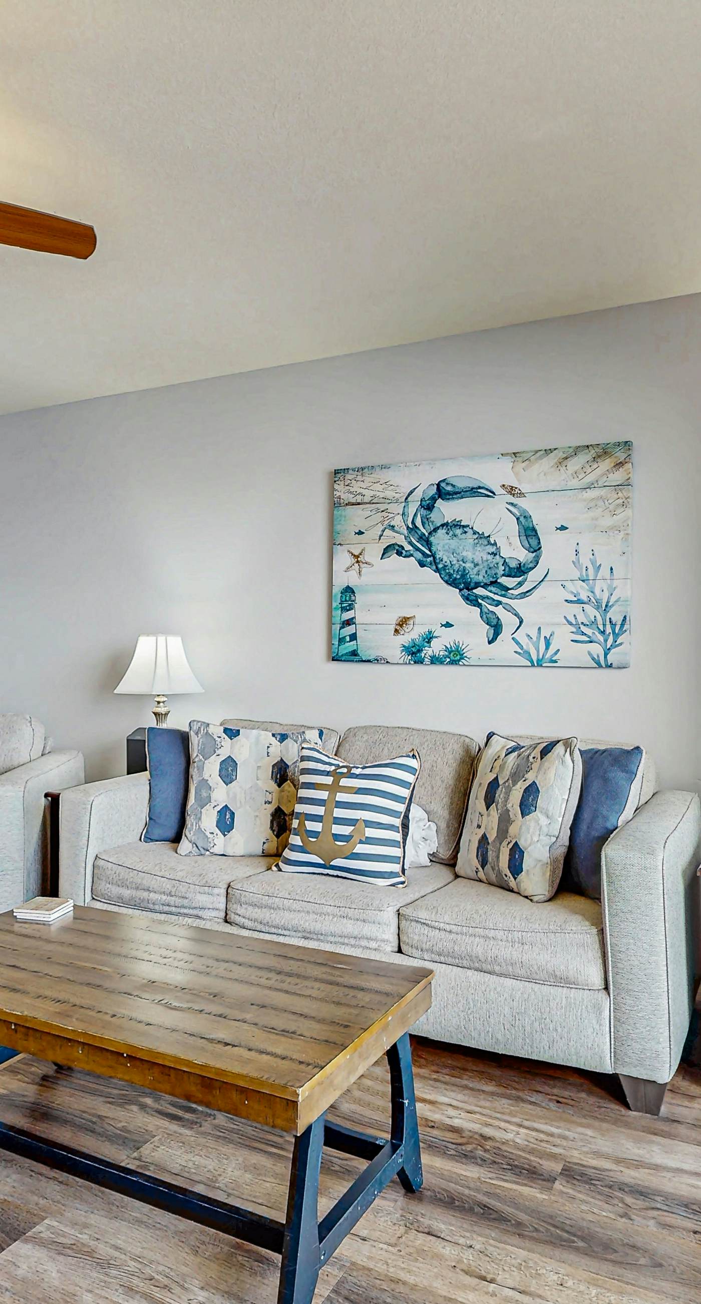 Pelican Isle 409-Gulf front condo w/ beach setup included - near entertainment