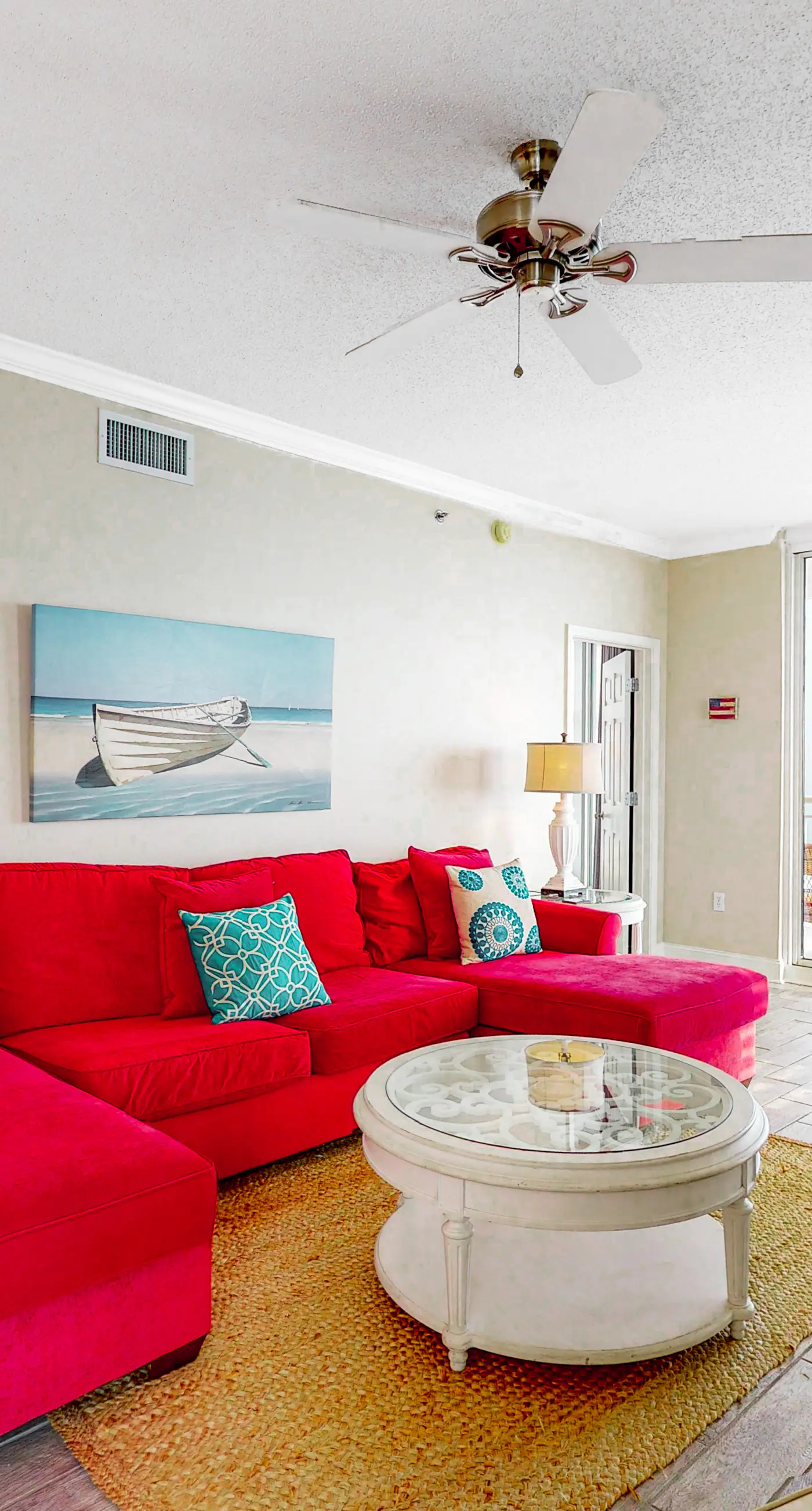 13th-floor condo with amazing views, pools, gym & beach access