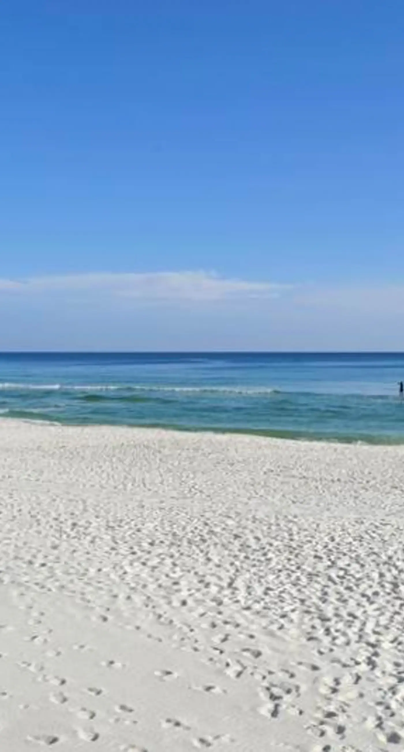 13th-floor condo with amazing views, pools, gym & beach access