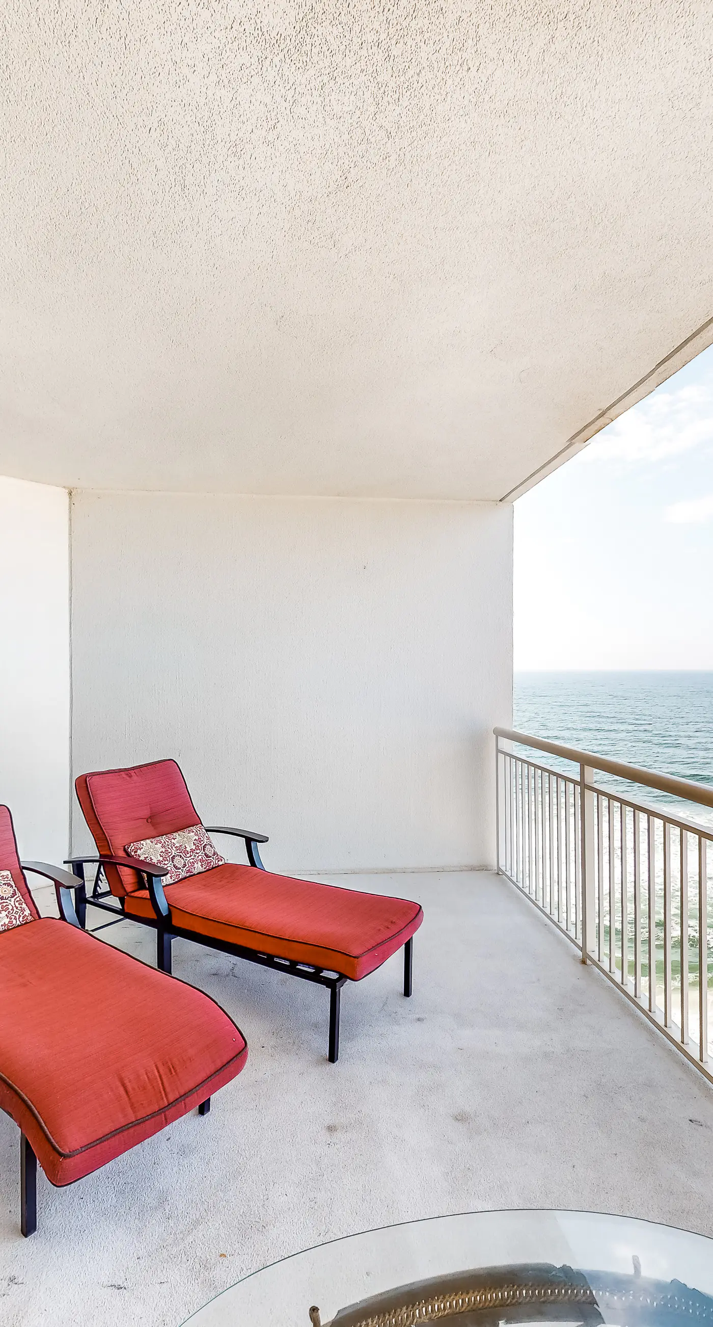 15th-floor charming, open condo, amazing views