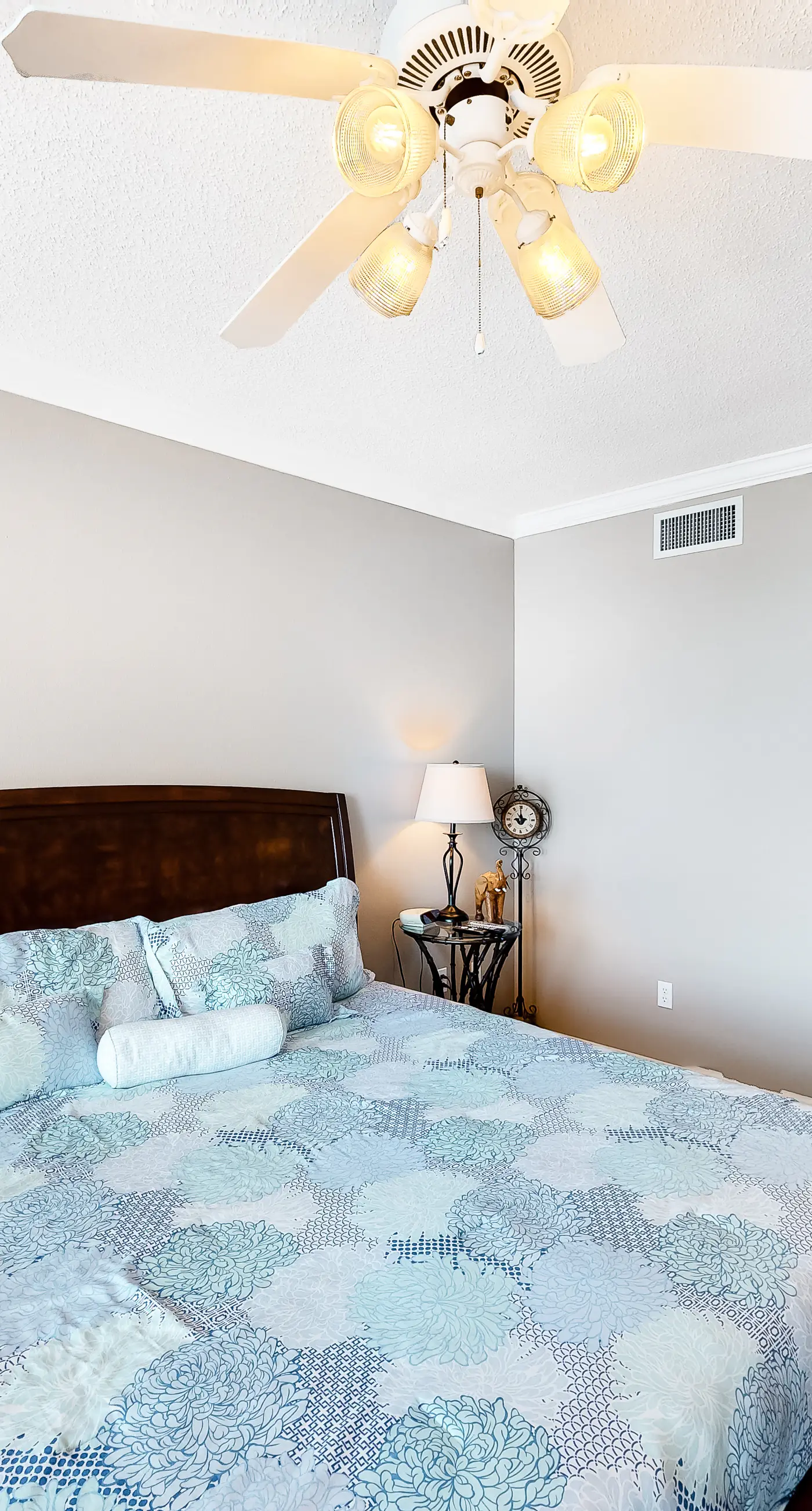 15th-floor charming, open condo, amazing views