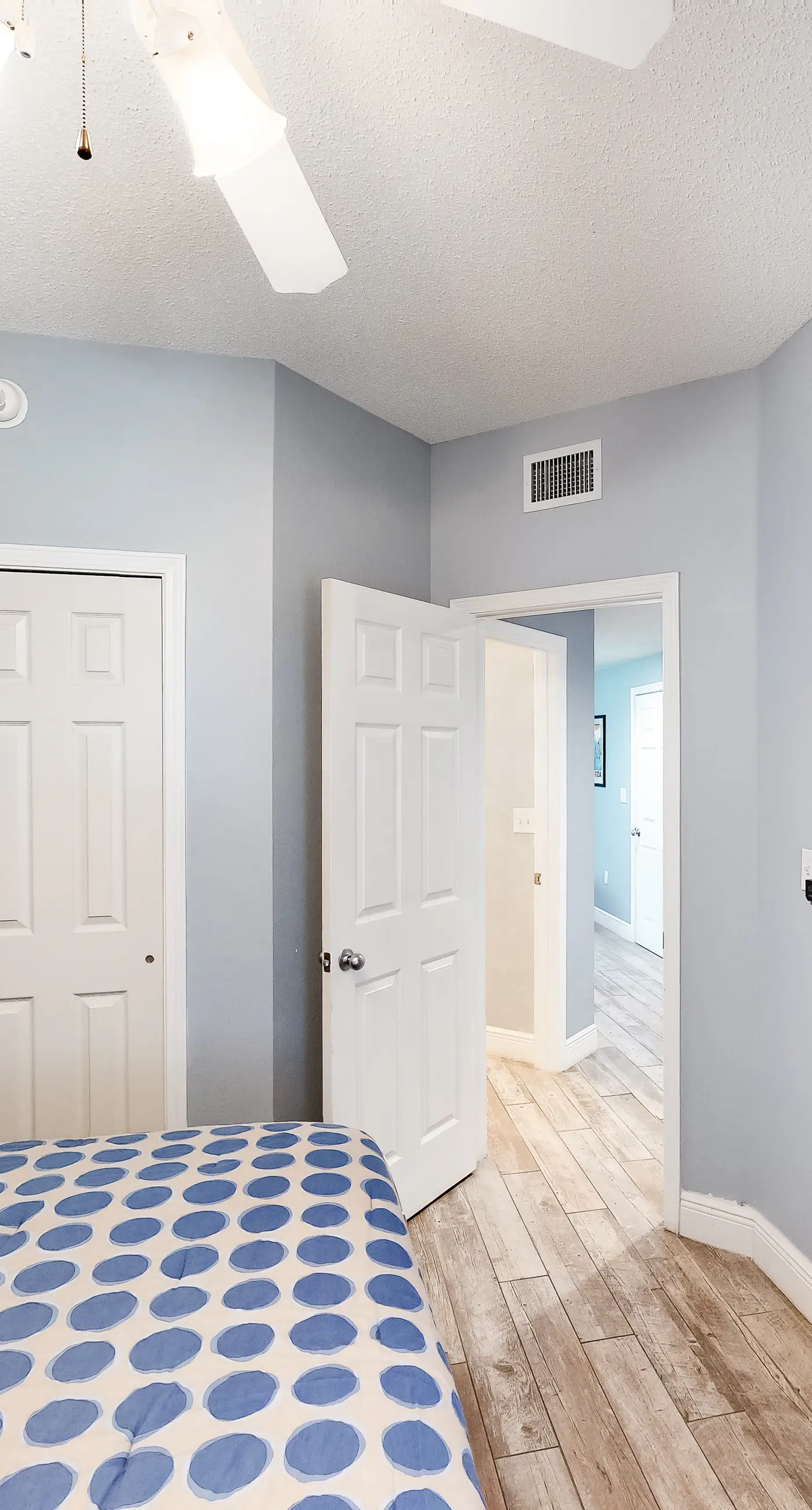 15th-floor charming, open condo, amazing views