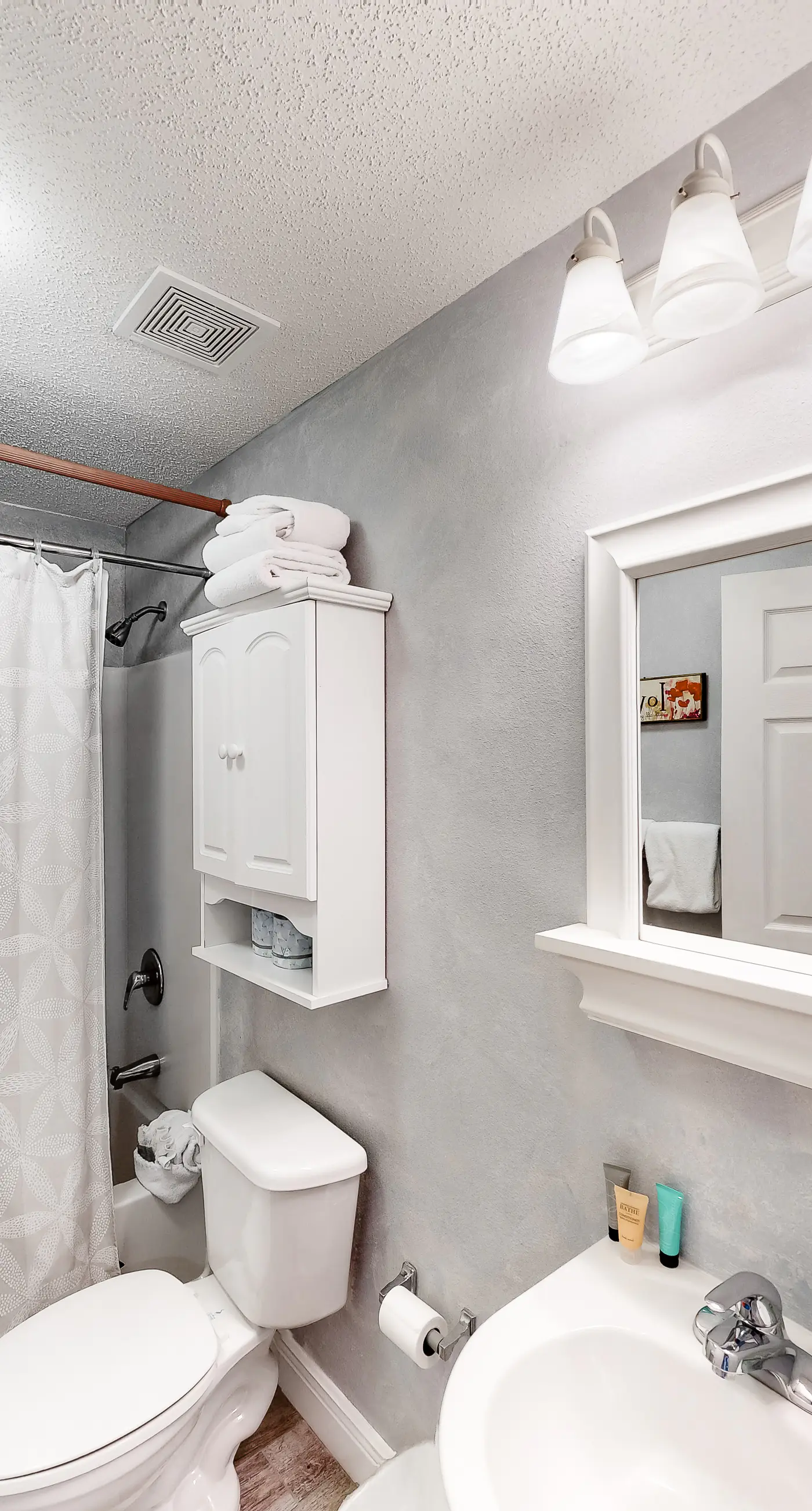 15th-floor charming, open condo, amazing views
