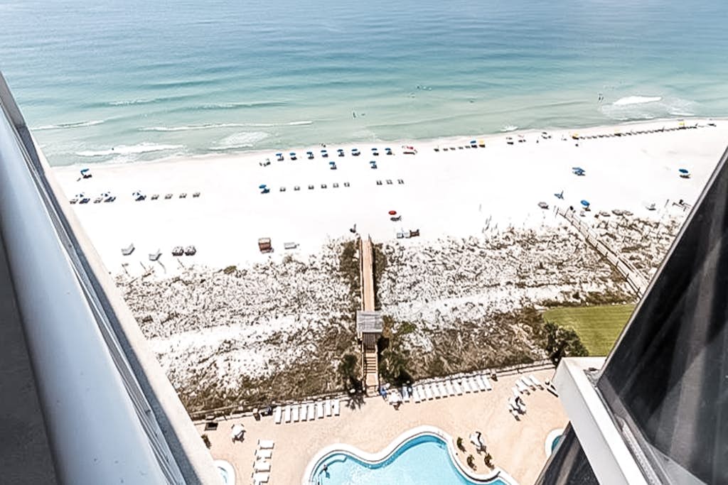 15th-floor charming, open condo, amazing views