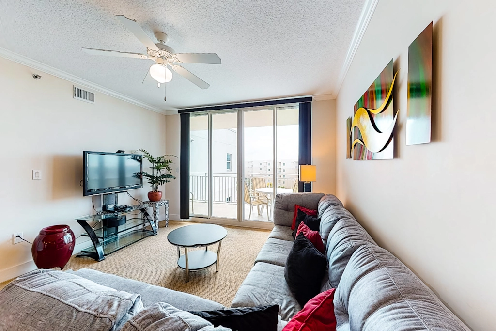 5th Floor Spacious 'At Home' Condo At Waterscape Waterfall, Lazy River