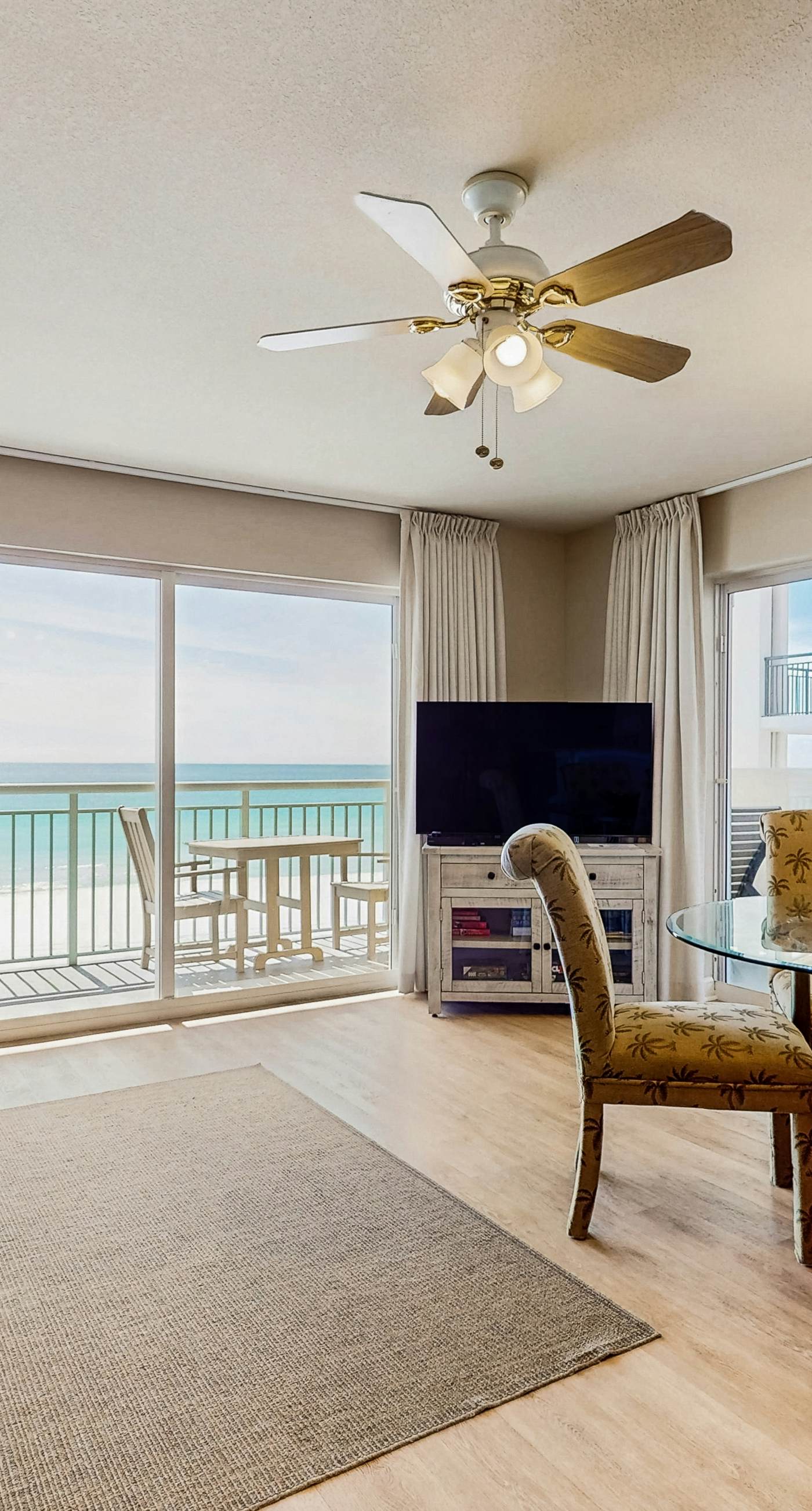 Pelican Isle 418-5th Floor Condo w/ Steps From The Gulf, Restaurants Minutes Away