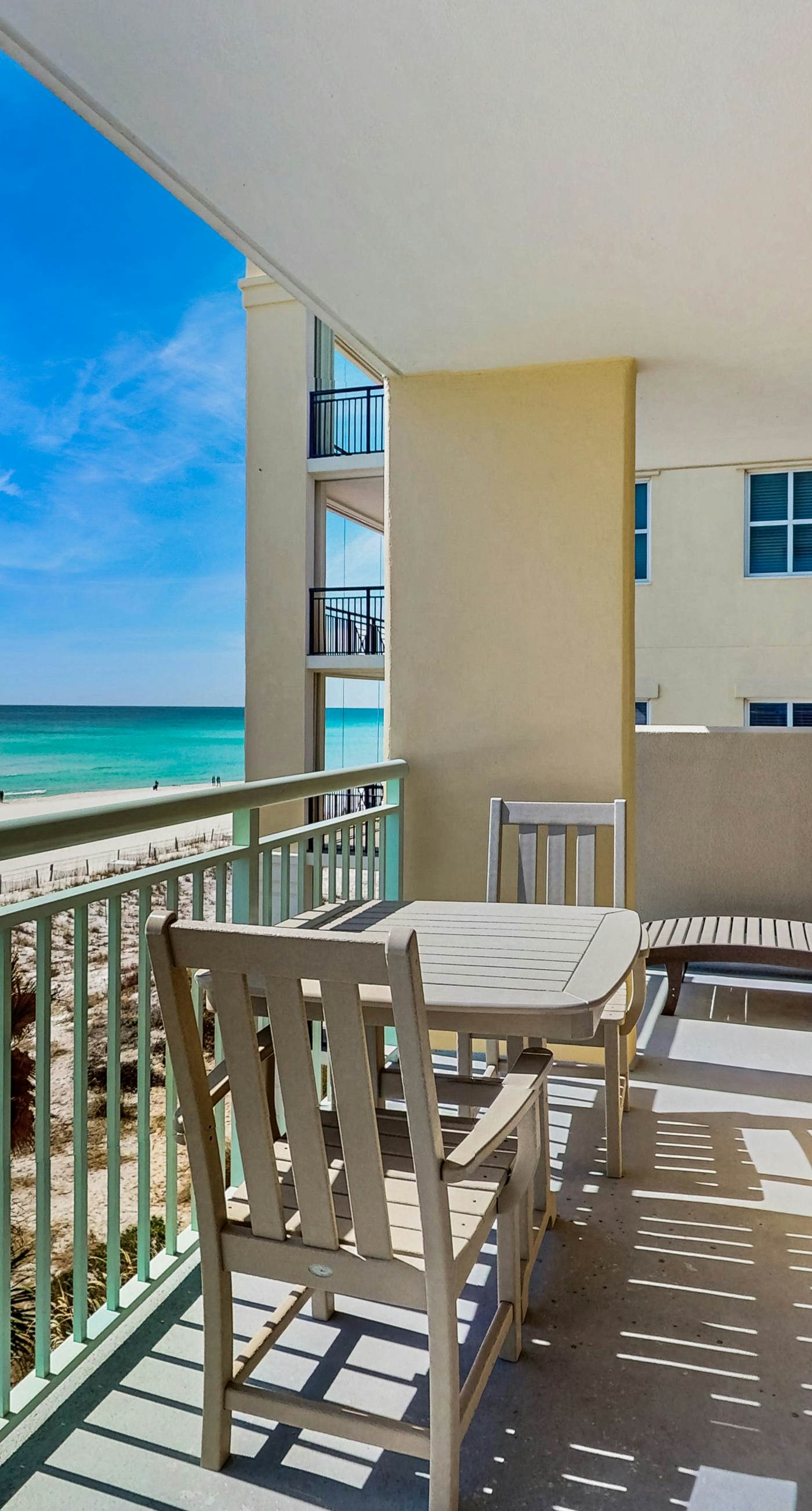 Pelican Isle 418-5th Floor Condo w/ Steps From The Gulf, Restaurants Minutes Away