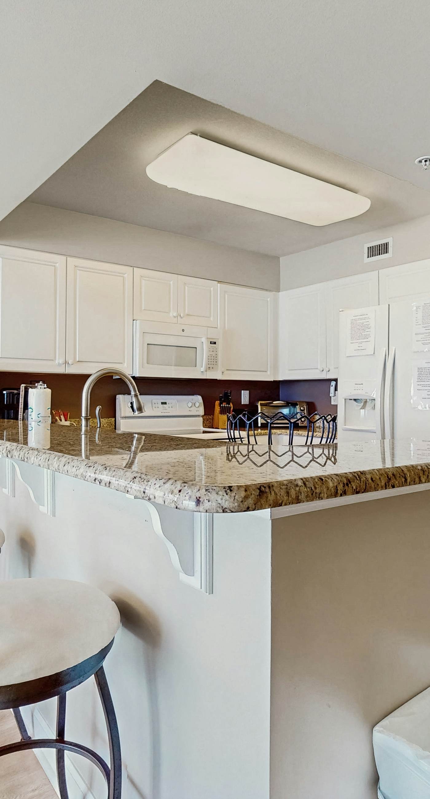 Pelican Isle 418-5th Floor Condo w/ Steps From The Gulf, Restaurants Minutes Away