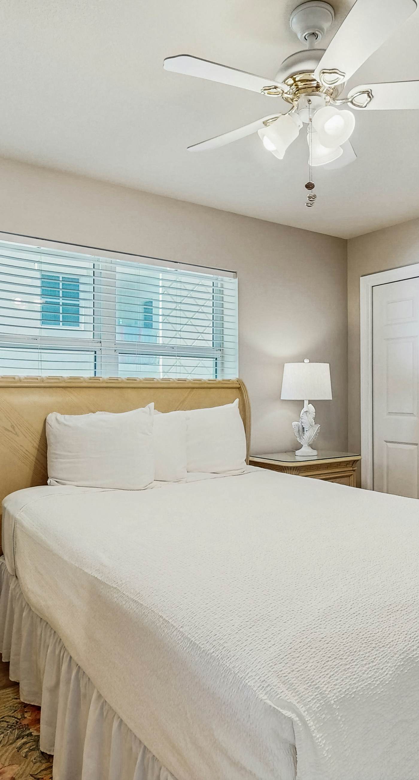 Pelican Isle 418-5th Floor Condo w/ Steps From The Gulf, Restaurants Minutes Away