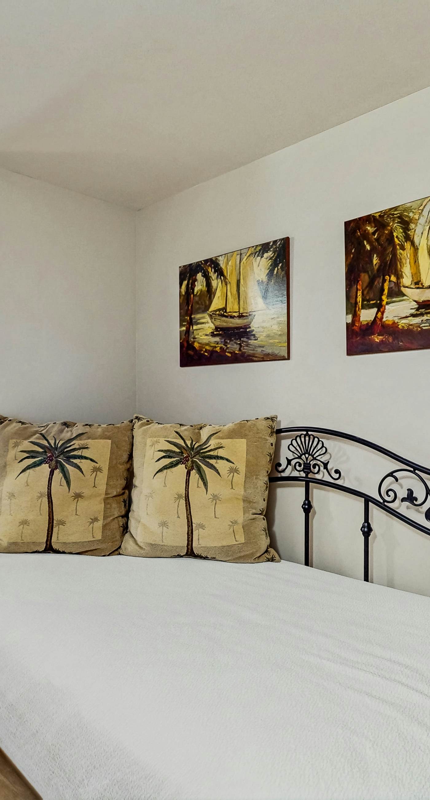 Pelican Isle 418-5th Floor Condo w/ Steps From The Gulf, Restaurants Minutes Away