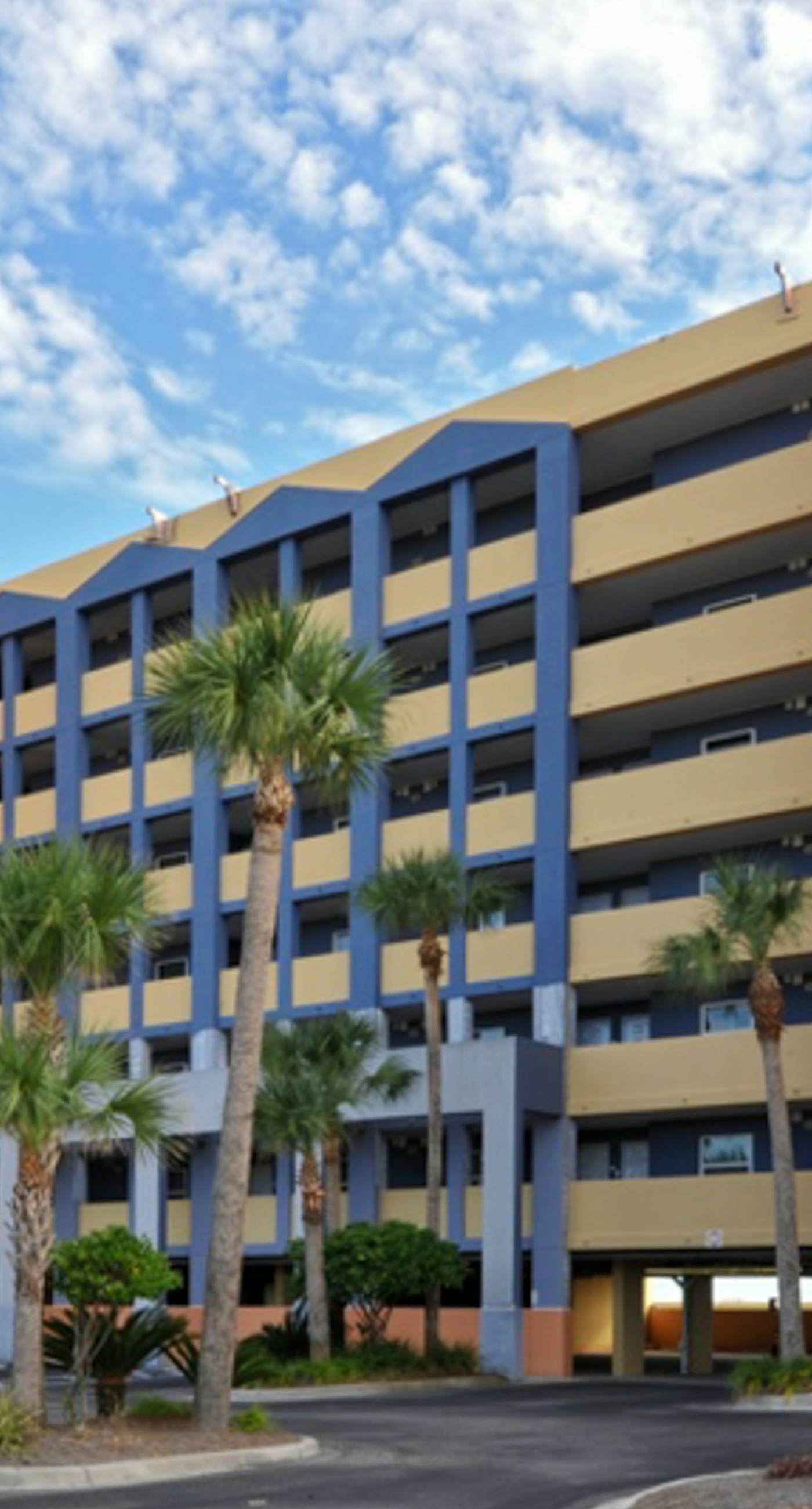 Pelican Isle 418-5th Floor Condo w/ Steps From The Gulf, Restaurants Minutes Away