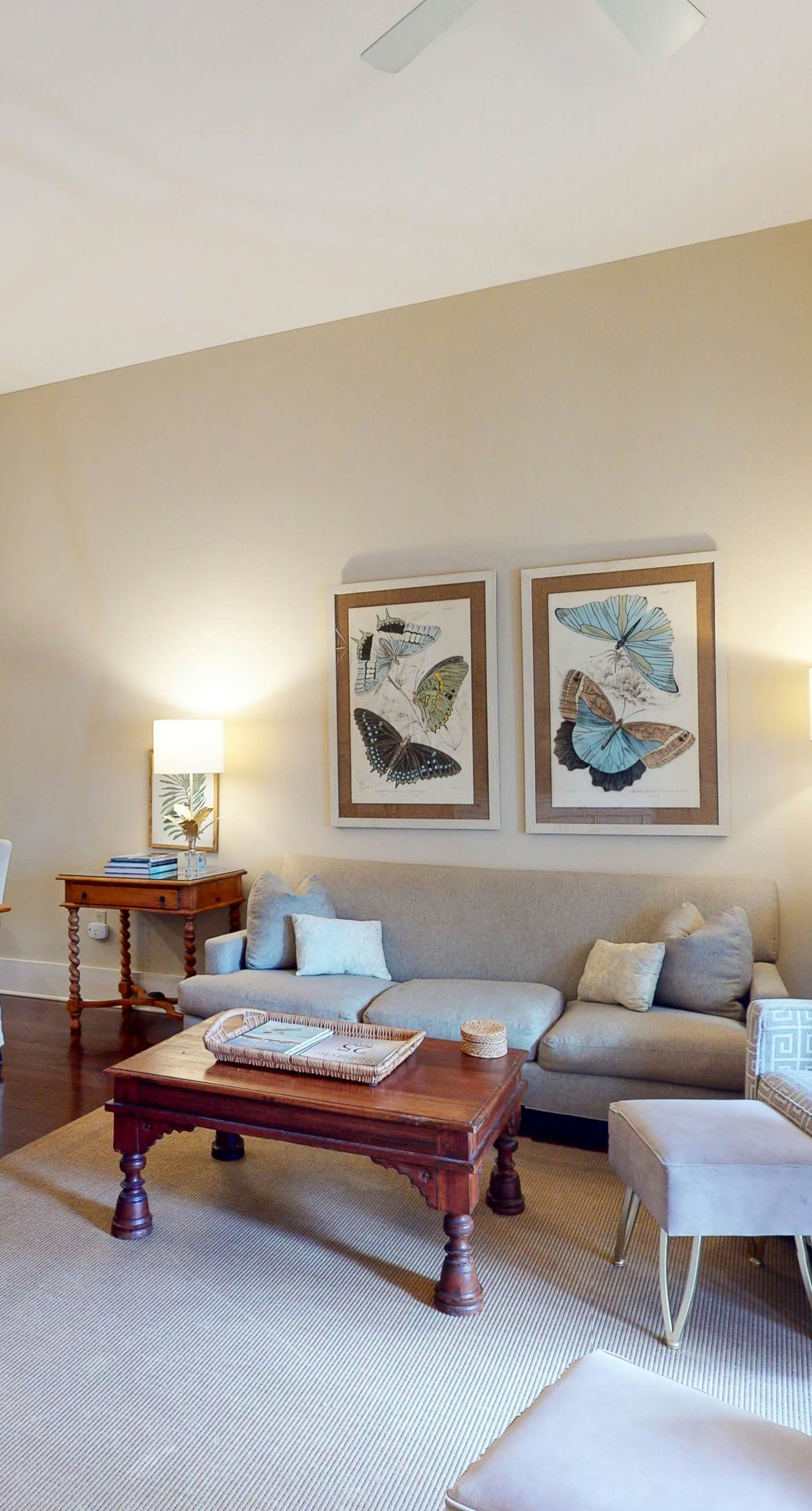 Beautiful condo with furnished balcony, pool & private beach access