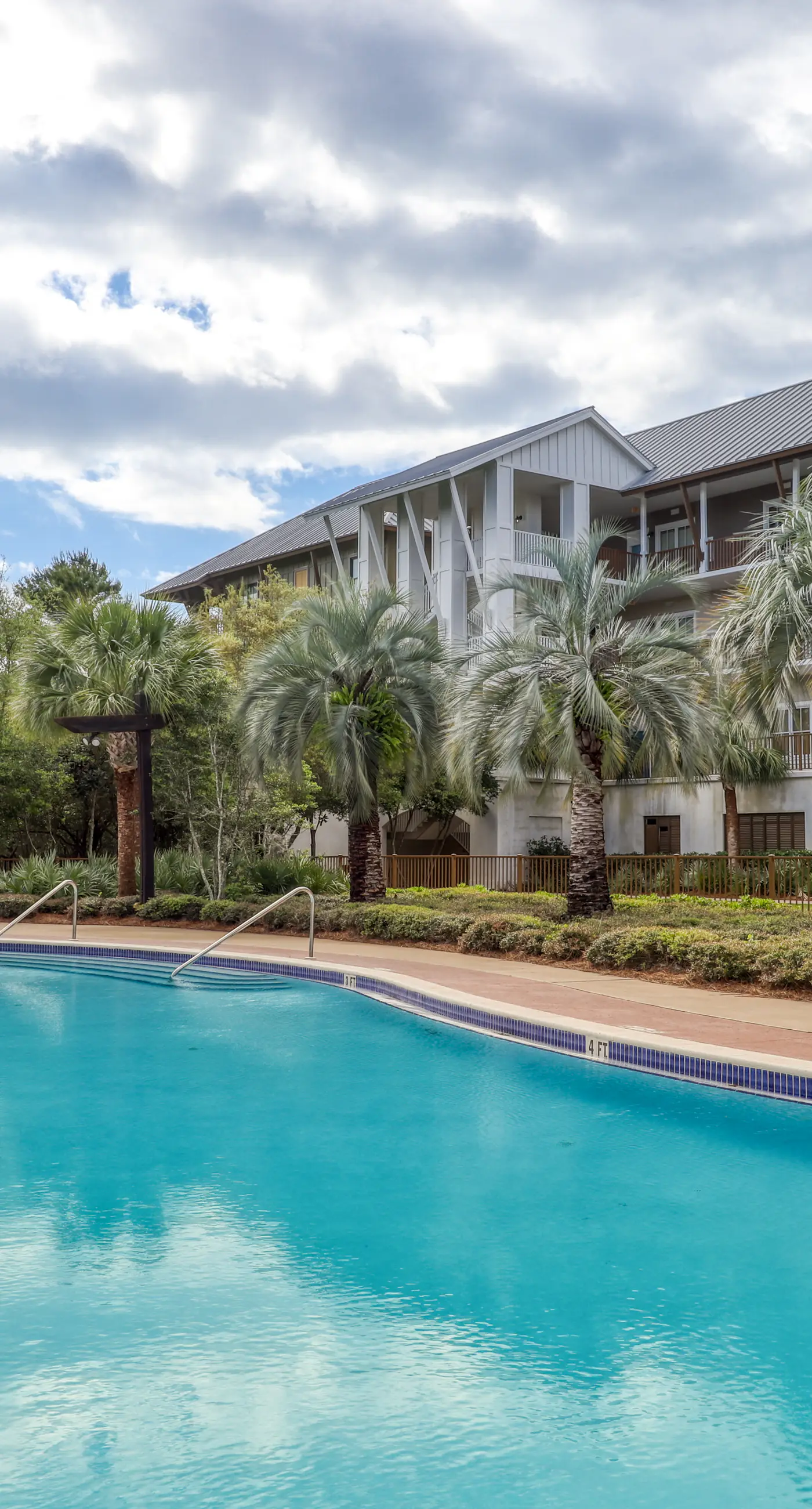 Beautiful condo with furnished balcony, pool & private beach access