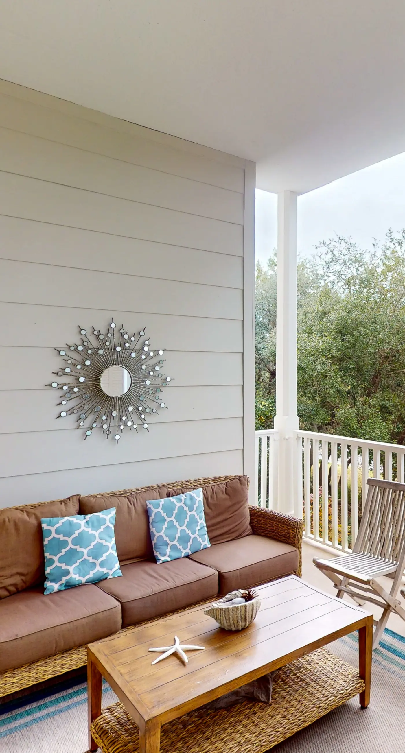 Beautiful condo with furnished balcony, pool & private beach access
