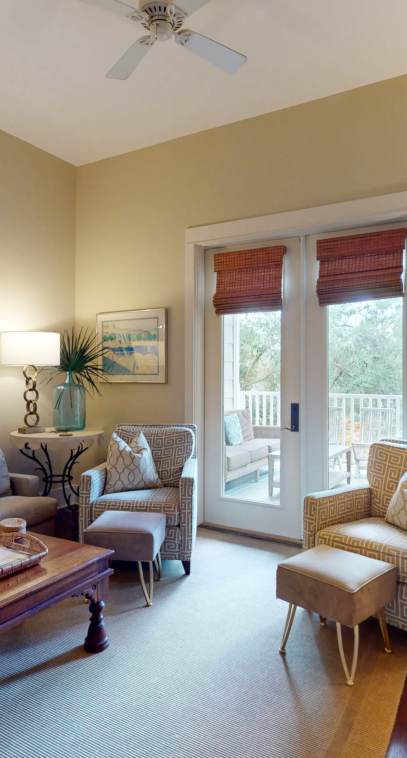 Beautiful condo with furnished balcony, pool & private beach access