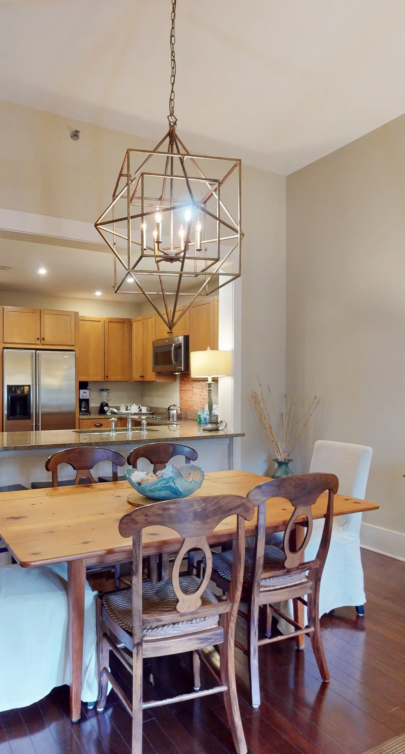 Beautiful condo with furnished balcony, pool & private beach access