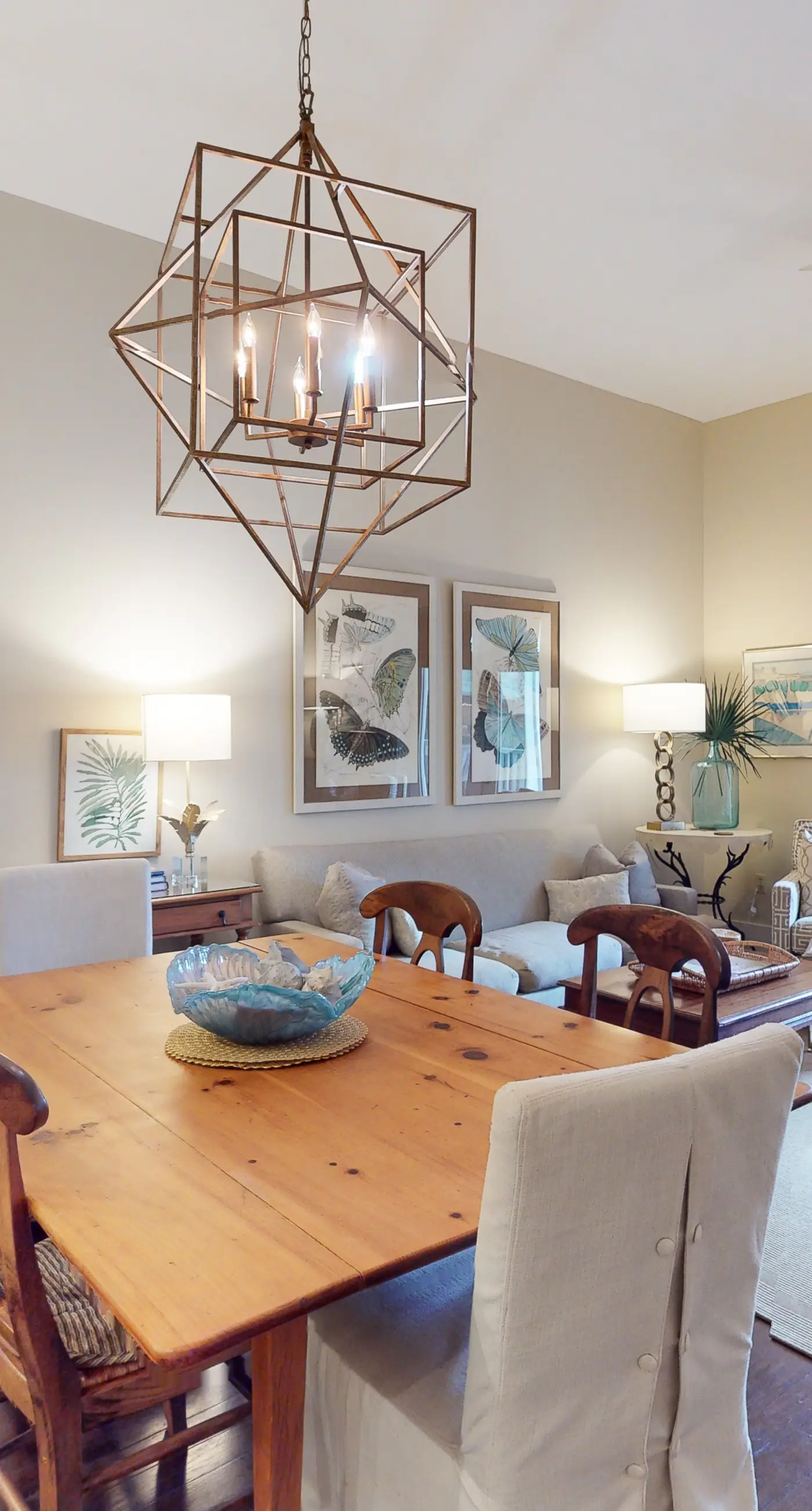 Beautiful condo with furnished balcony, pool & private beach access