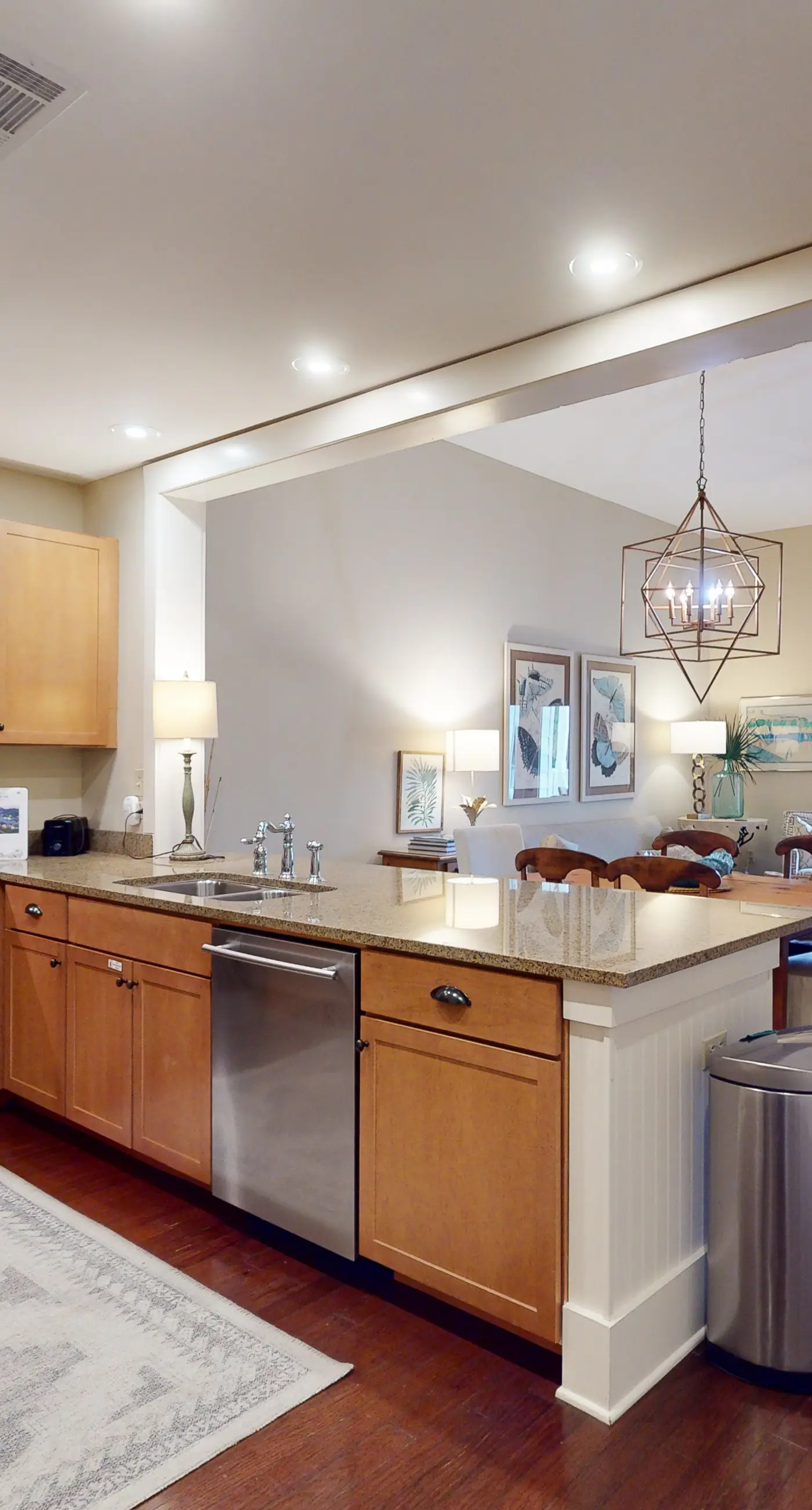 Beautiful condo with furnished balcony, pool & private beach access