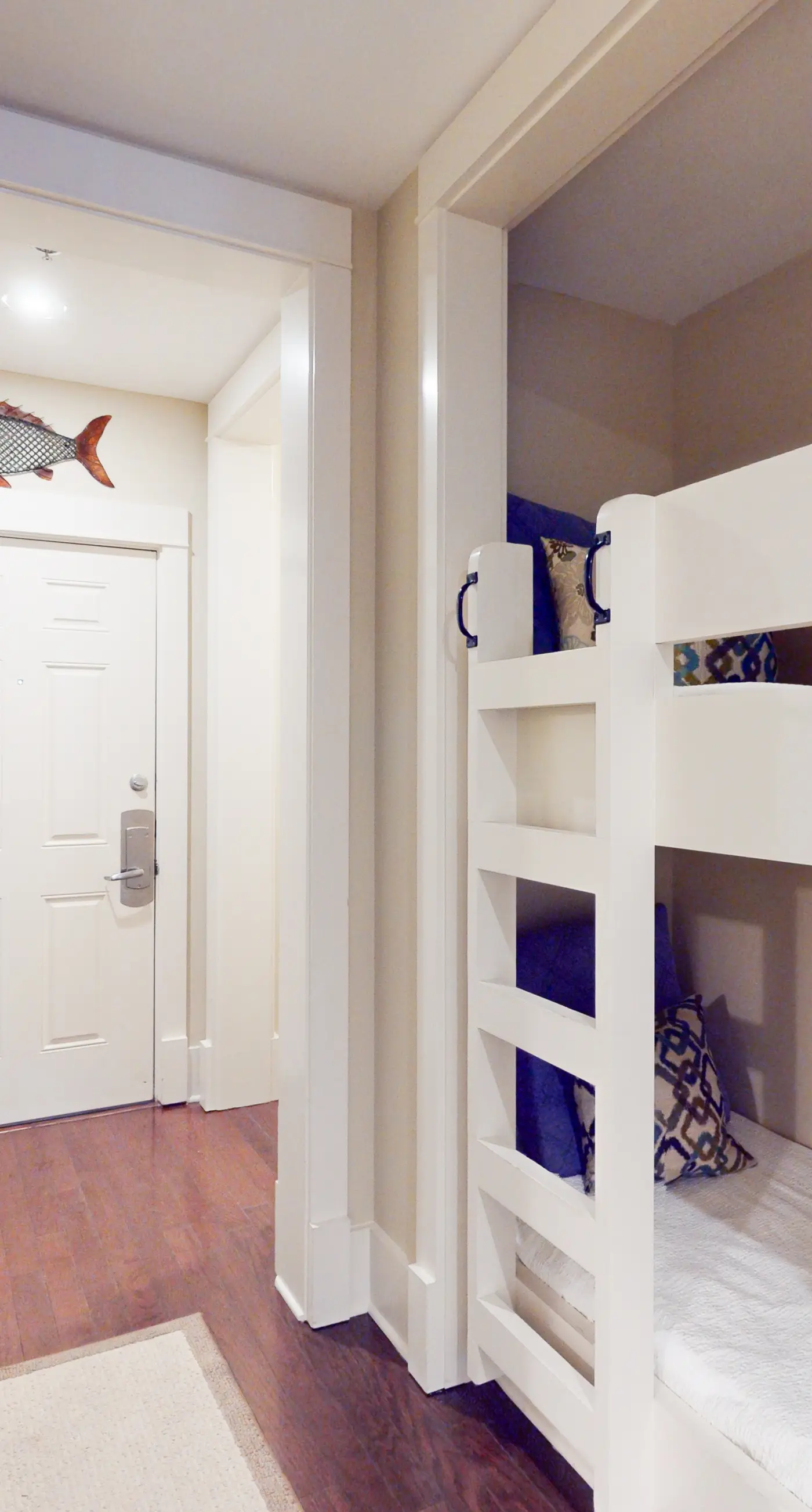 Beautiful condo with furnished balcony, pool & private beach access