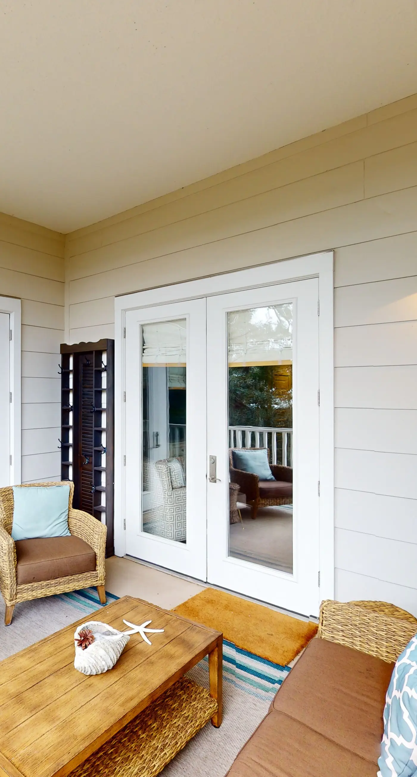 Beautiful condo with furnished balcony, pool & private beach access