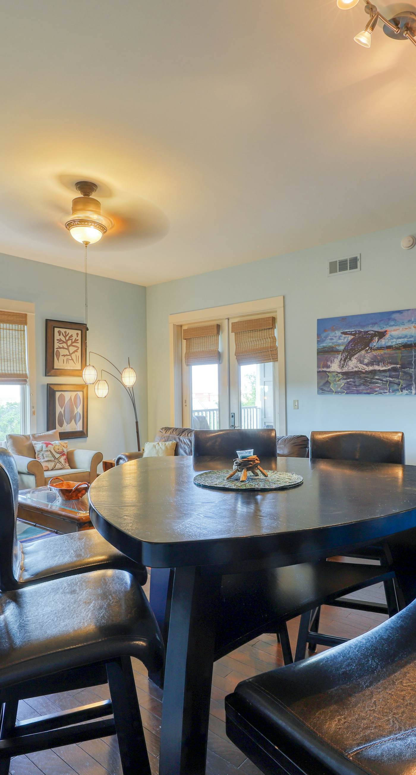 Sophisticated condo with pool, central AC & beach access