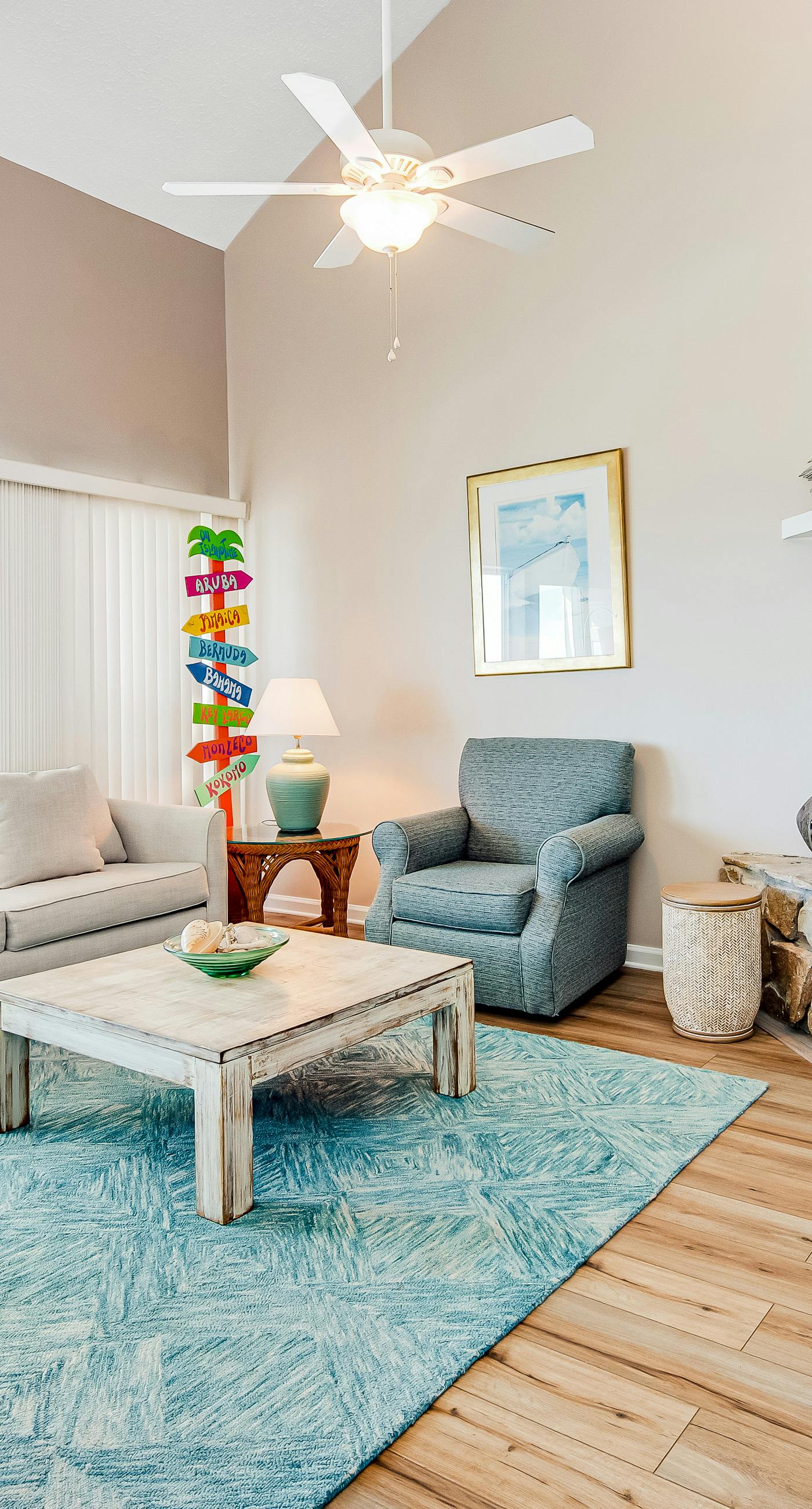 Gorgeous condo with ocean views, inviting balcony, bright interior, washer/dryer