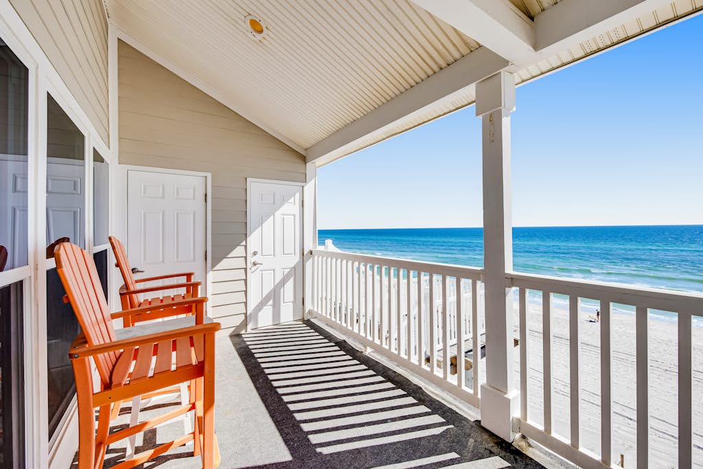 Gorgeous condo with ocean views, inviting balcony, bright interior, washer/dryer