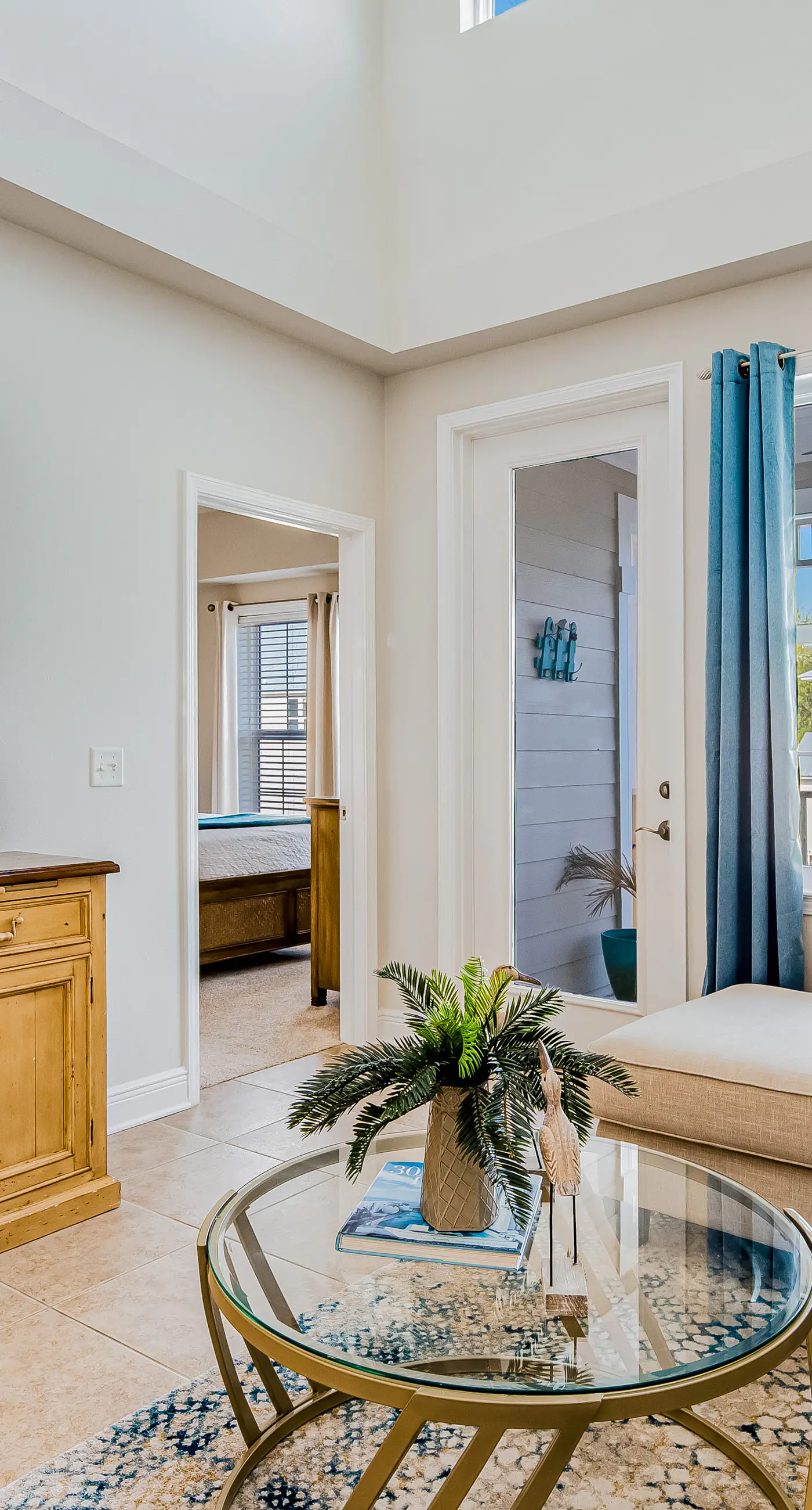 Bright, Airy Condo with Shared Outdoor Pool, High-Speed WiFi, and Central AC