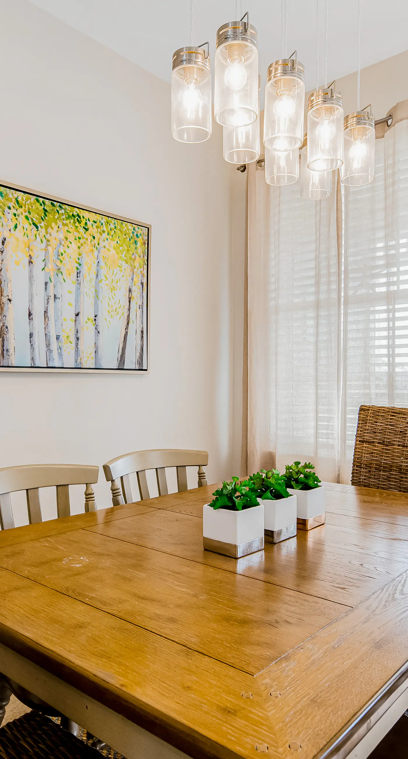 Bright, Airy Condo with Shared Outdoor Pool, High-Speed WiFi, and Central AC