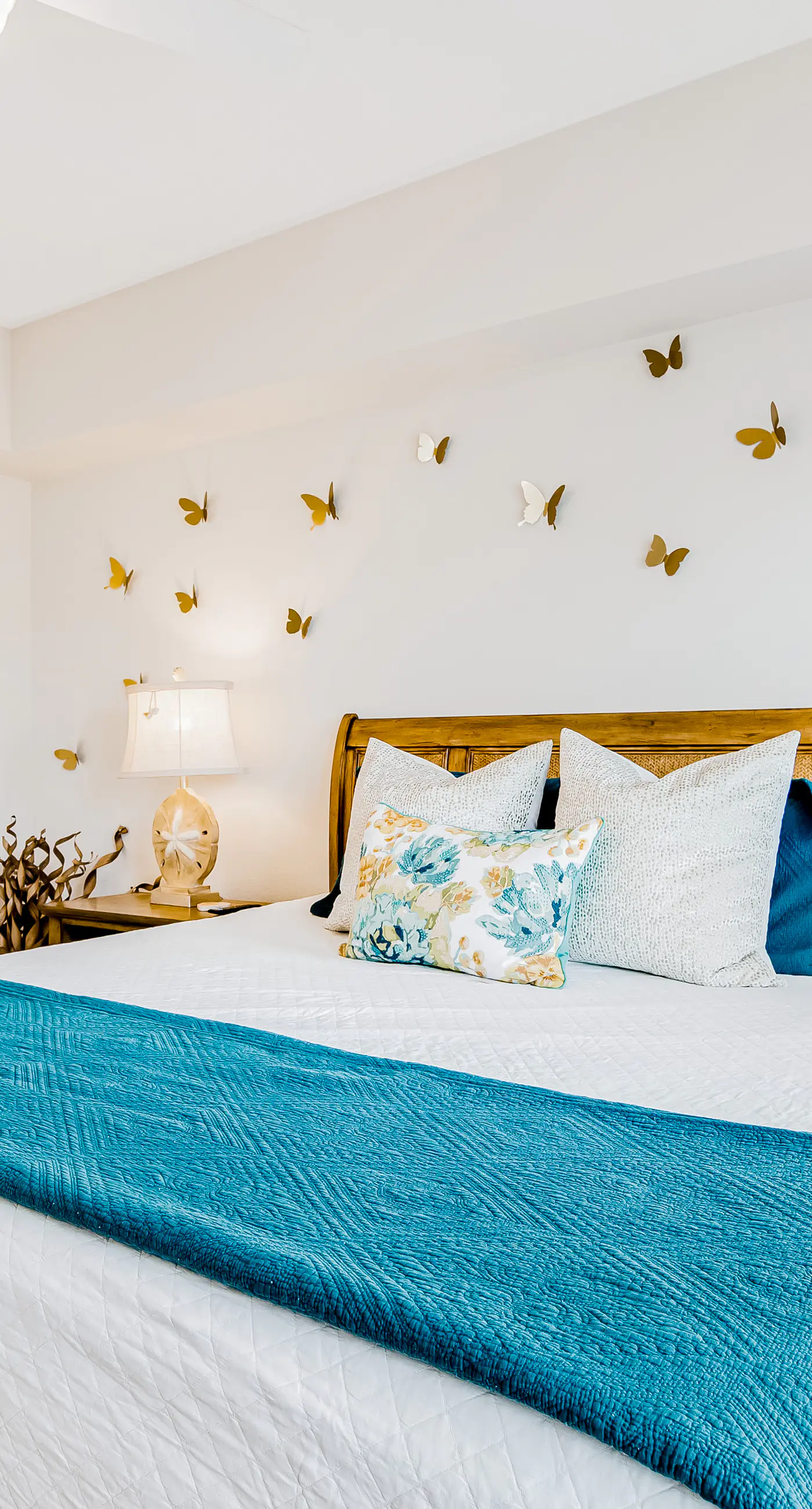 Bright, Airy Condo with Shared Outdoor Pool, High-Speed WiFi, and Central AC