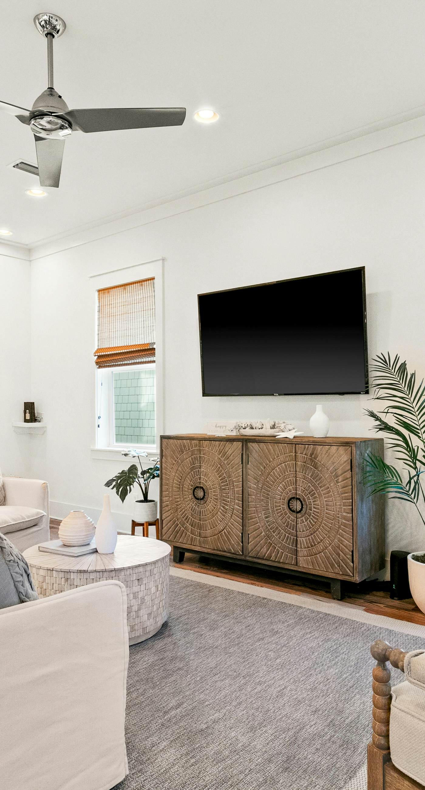Modern beachside haven with LSV and gas grill - bike to Blue Mt Beach