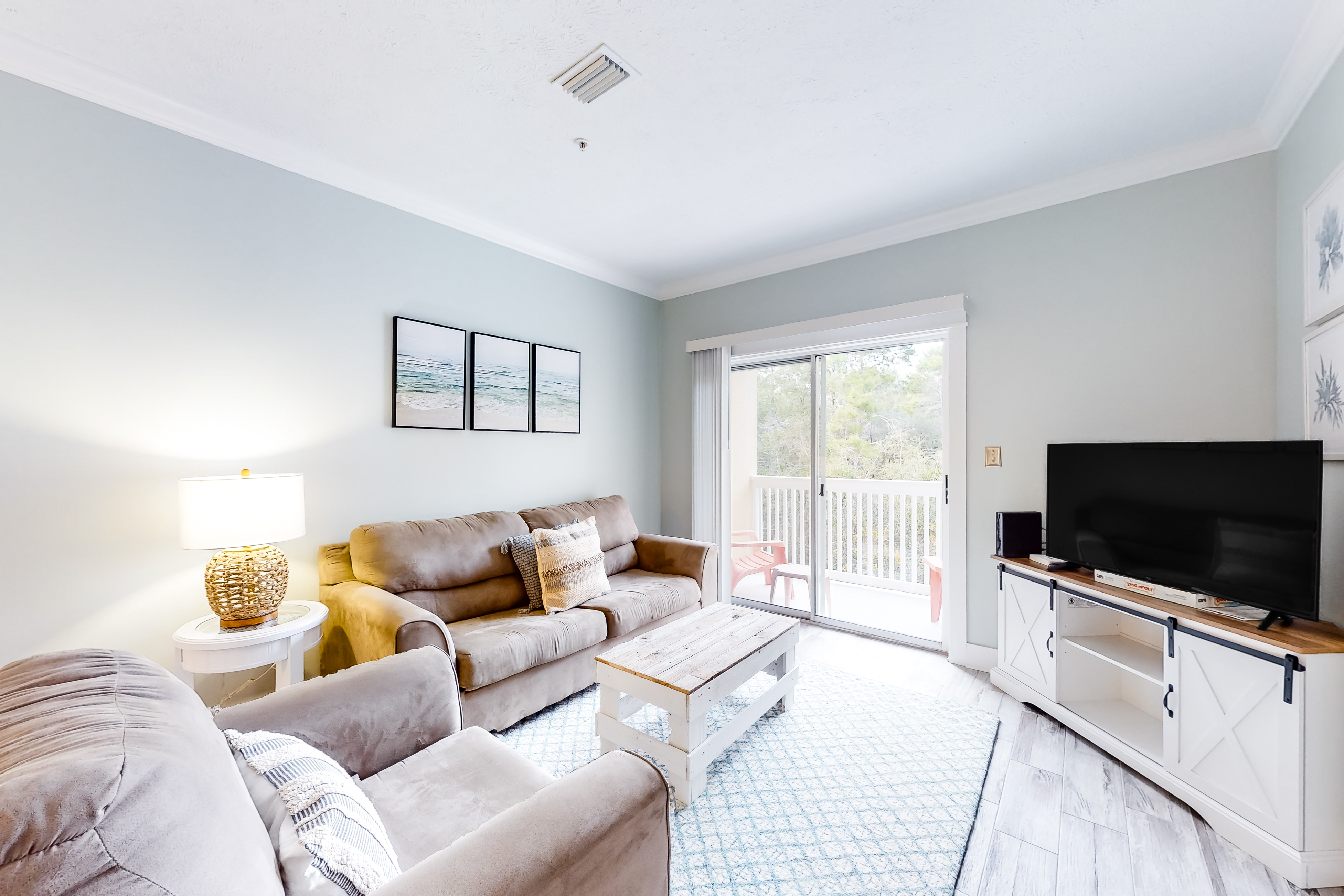 Peaceful condo with pool access, central AC, and washer&dryer