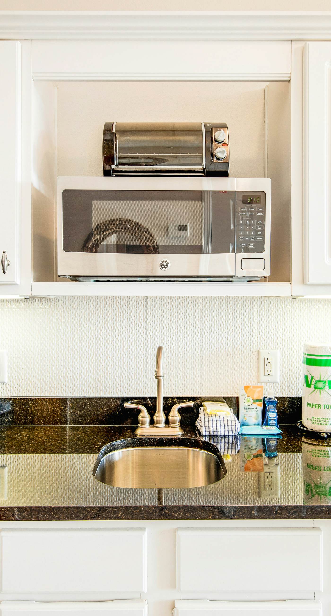 Comfortable studio with shared outdoor pool, hot tub, BBQ area, and pool views