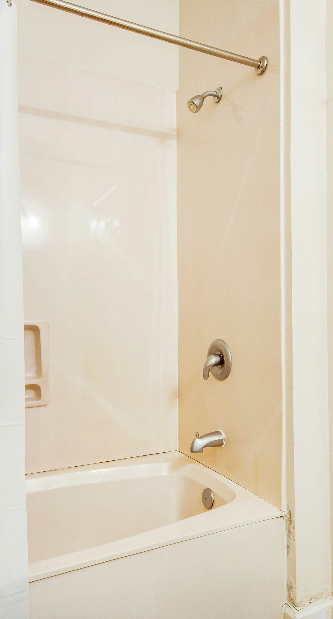 Comfortable studio with shared outdoor pool, hot tub, BBQ area, and pool views