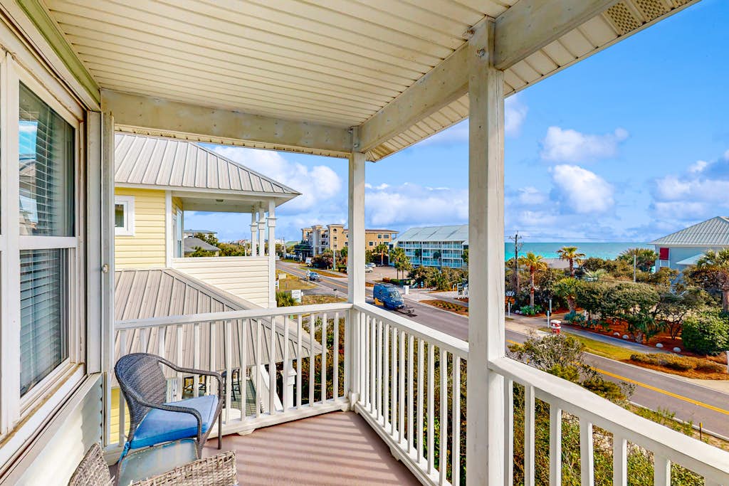 4BR Home | Steps to Beach | Pet Friendly | Pool | Bikes | 4 Bed