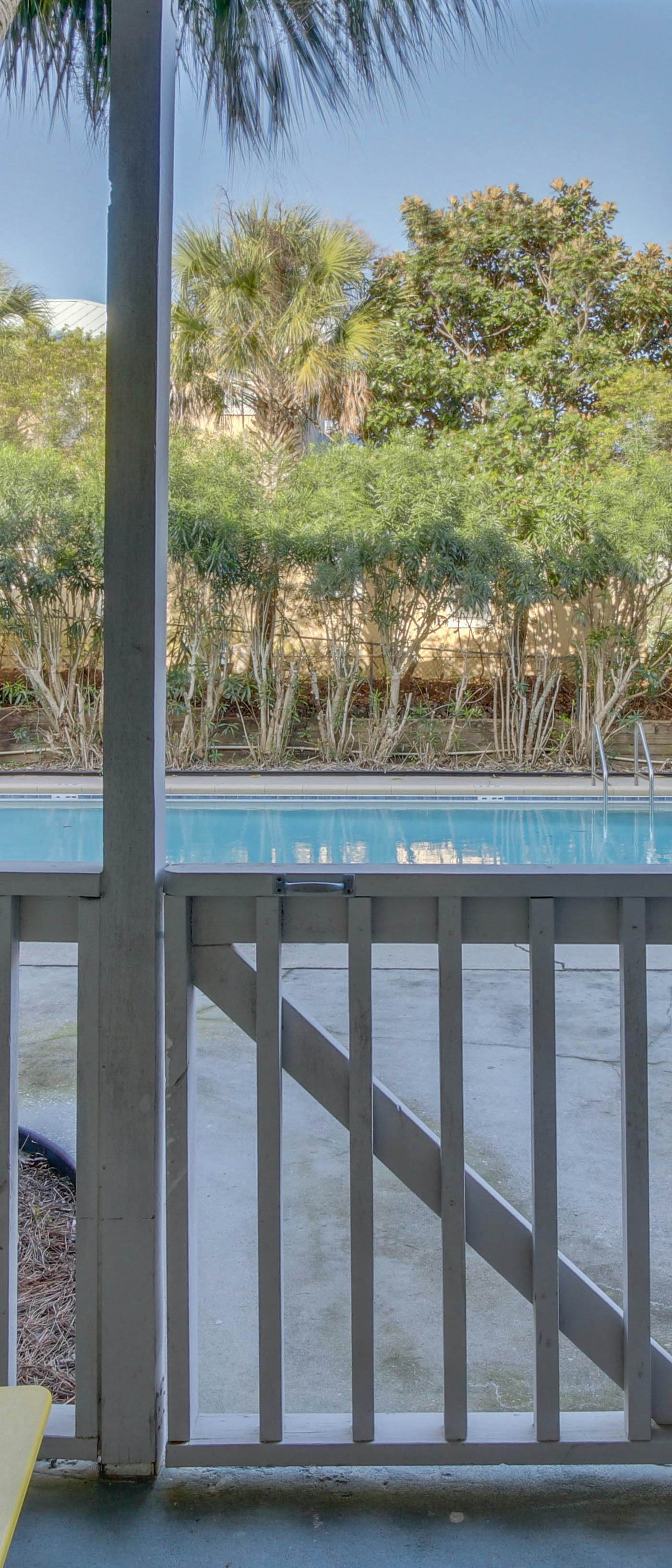 Completely Remodeled Beachside Studio with Pool - Snowbirds Welcome