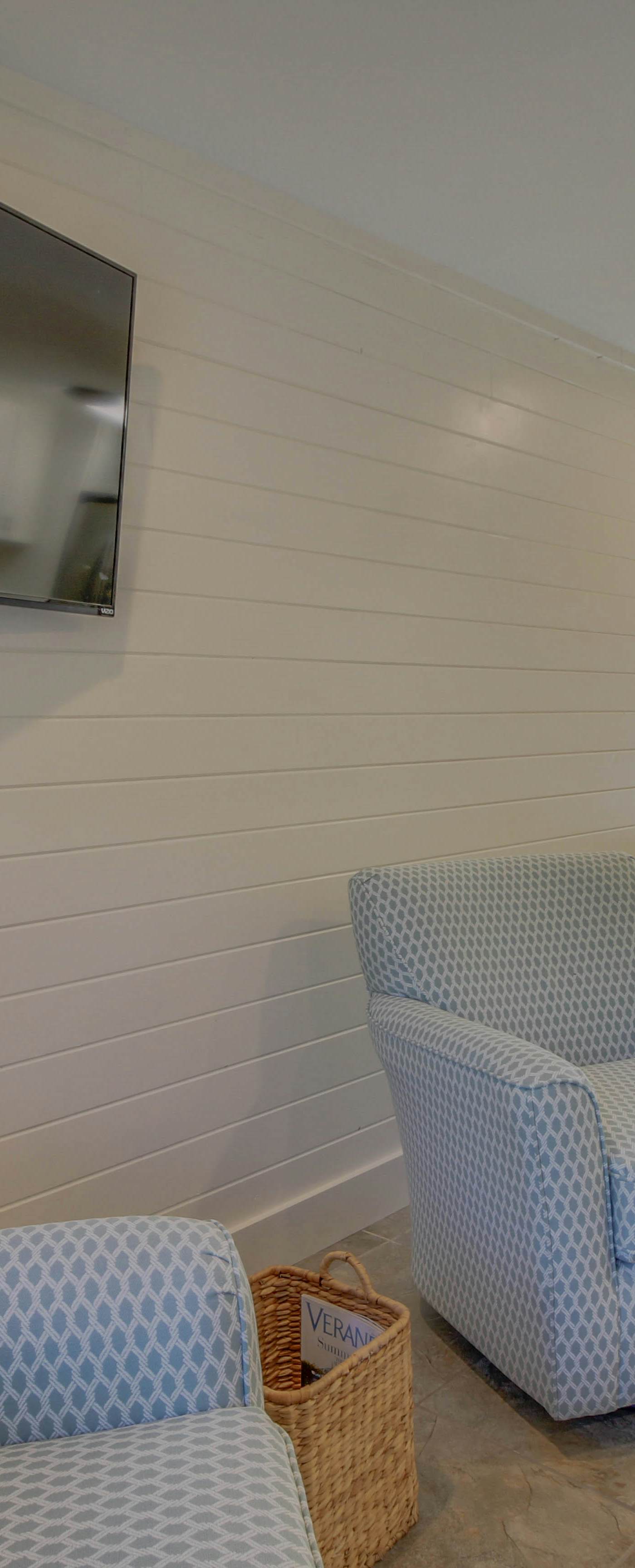 Completely Remodeled Beachside Studio with Pool - Snowbirds Welcome