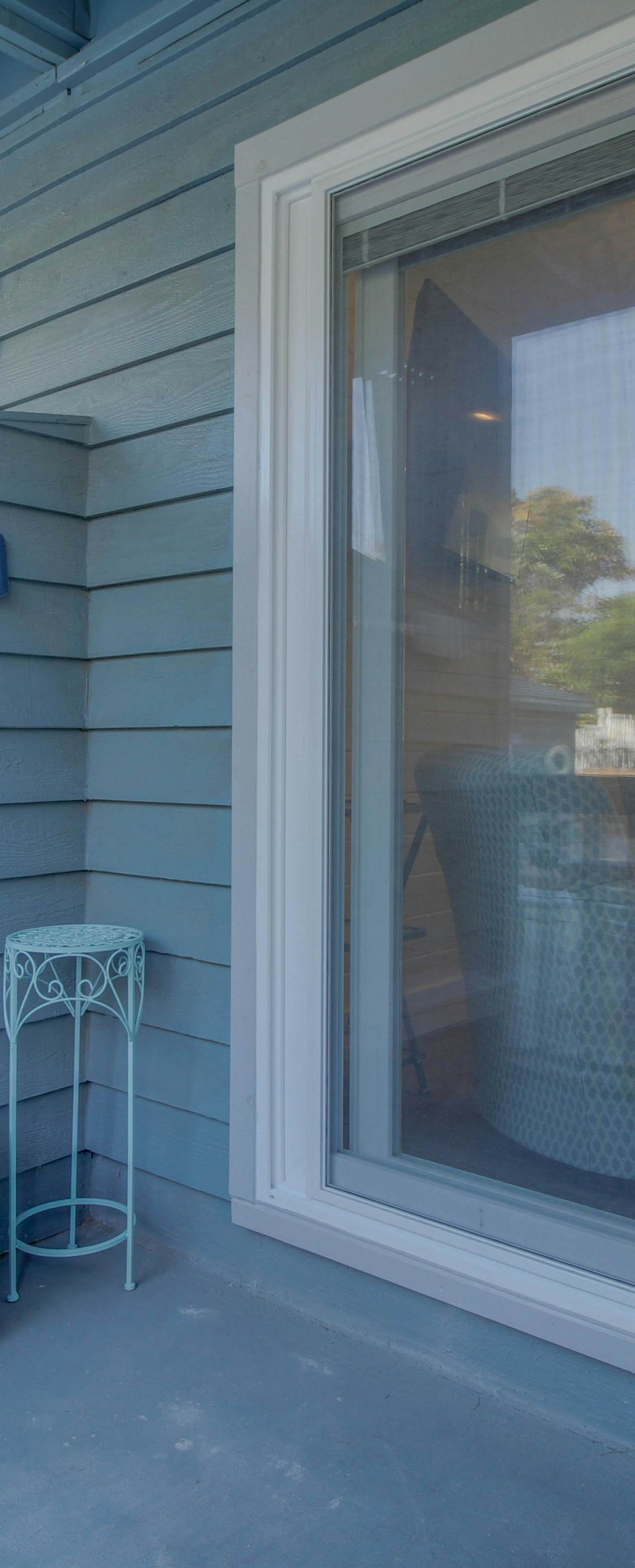 Completely Remodeled Beachside Studio with Pool - Snowbirds Welcome