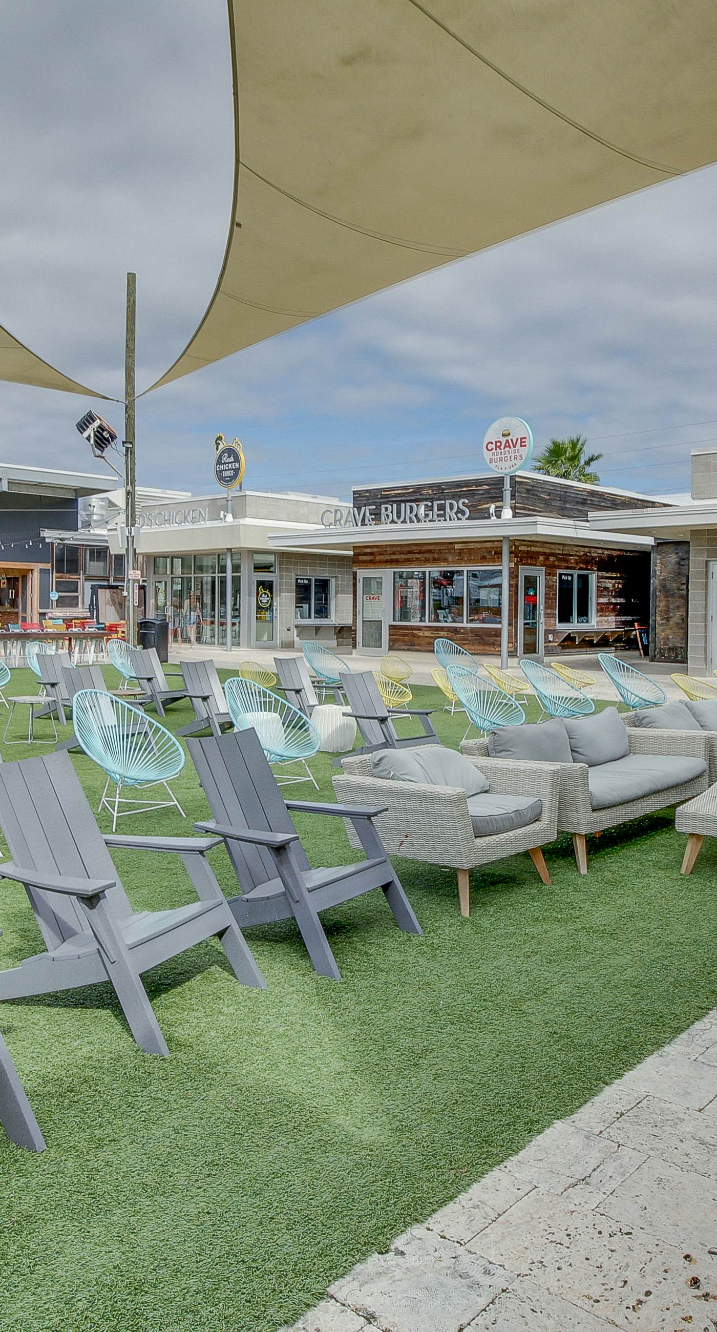 Completely Remodeled Beachside Studio with Pool - Snowbirds Welcome