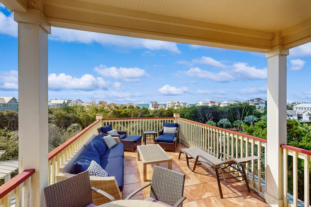 Spacious private home with patio, balconies, close to beaches & shared pool