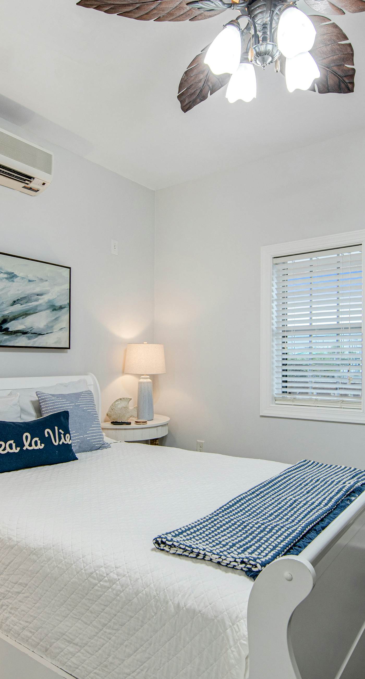 Peaceful studio with pool, convenient kitchenette, beach access & WiFi