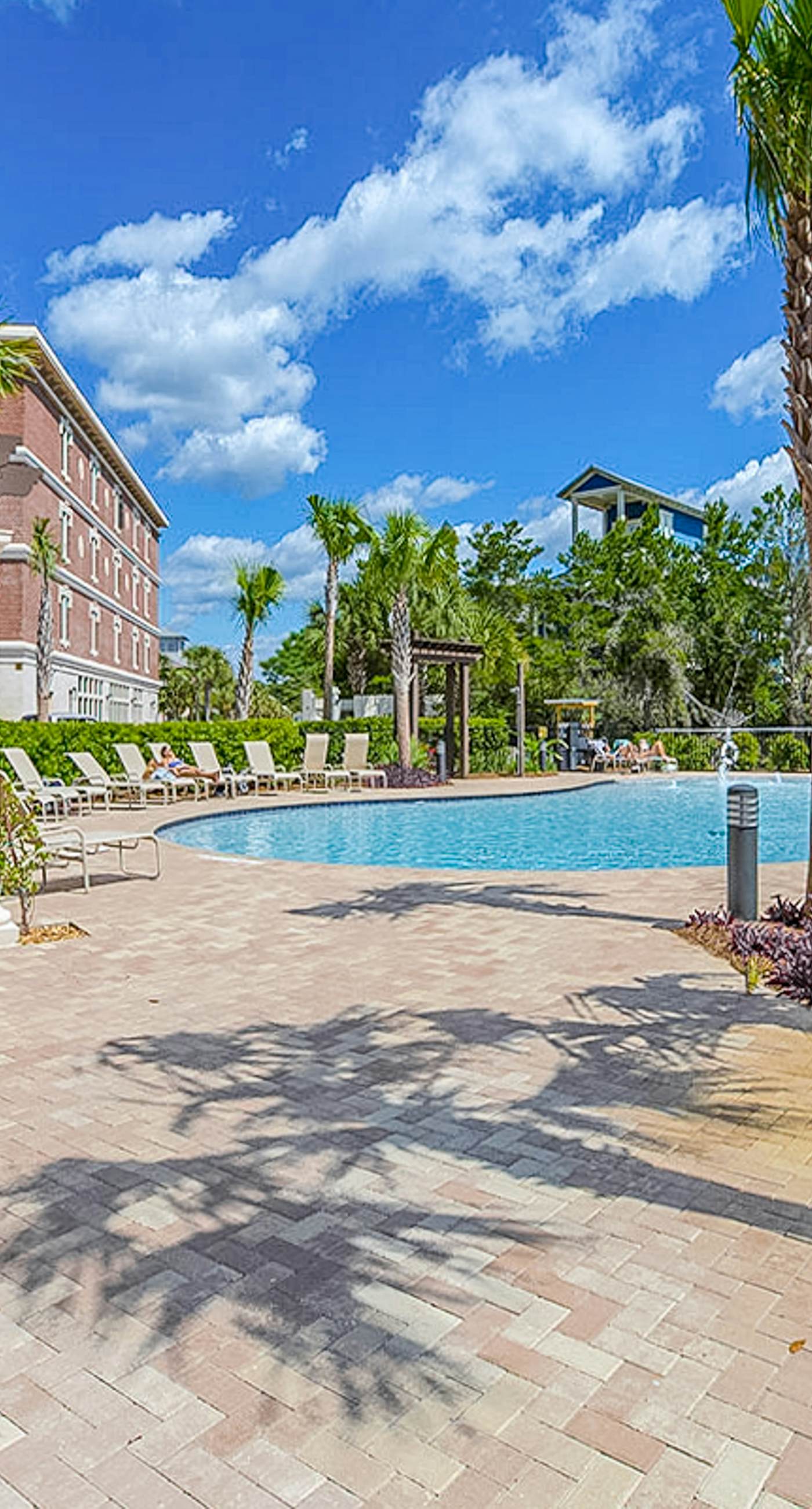 Peaceful studio with pool, convenient kitchenette, beach access & WiFi