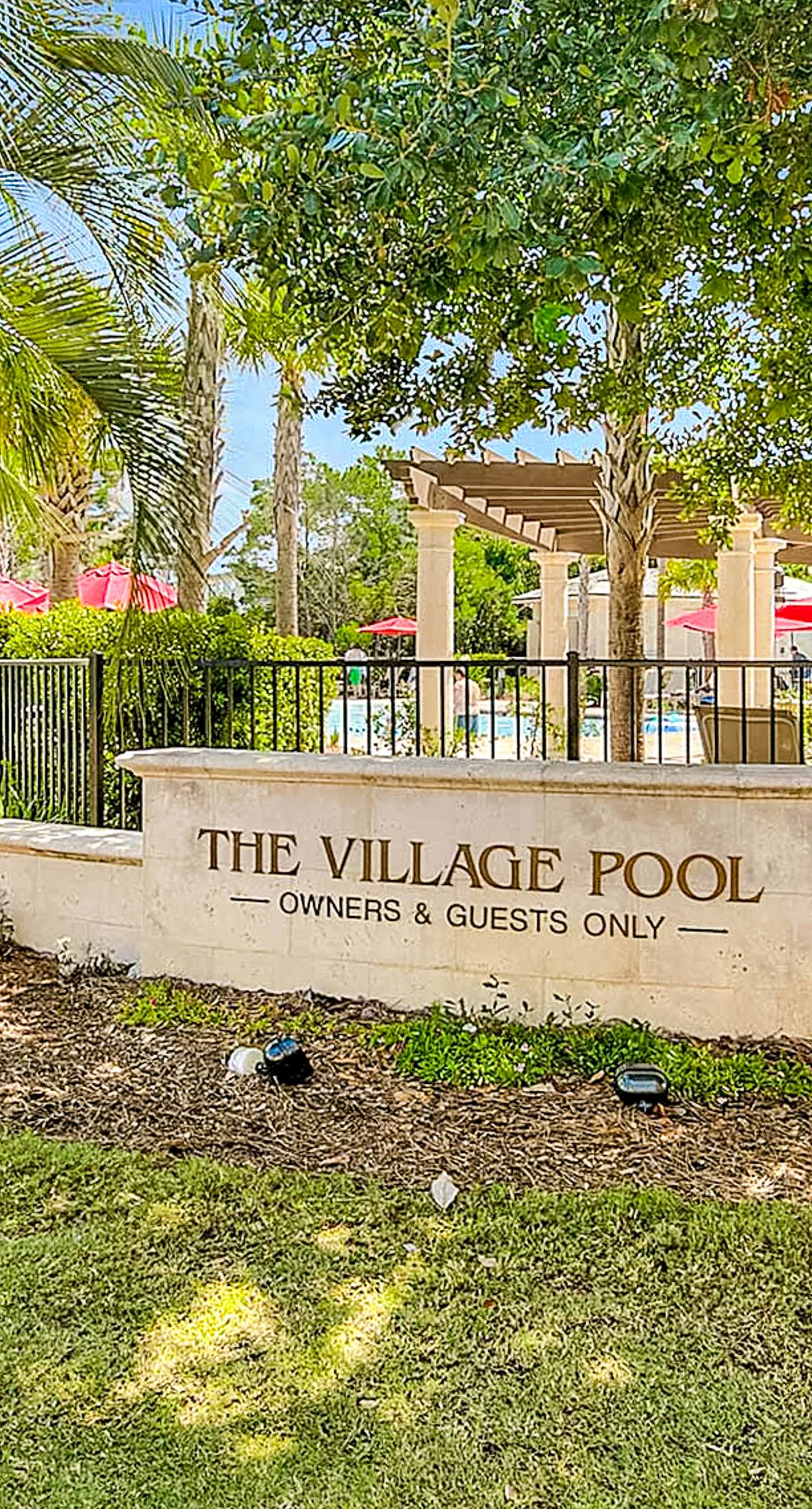 Peaceful studio with pool, convenient kitchenette, beach access & WiFi