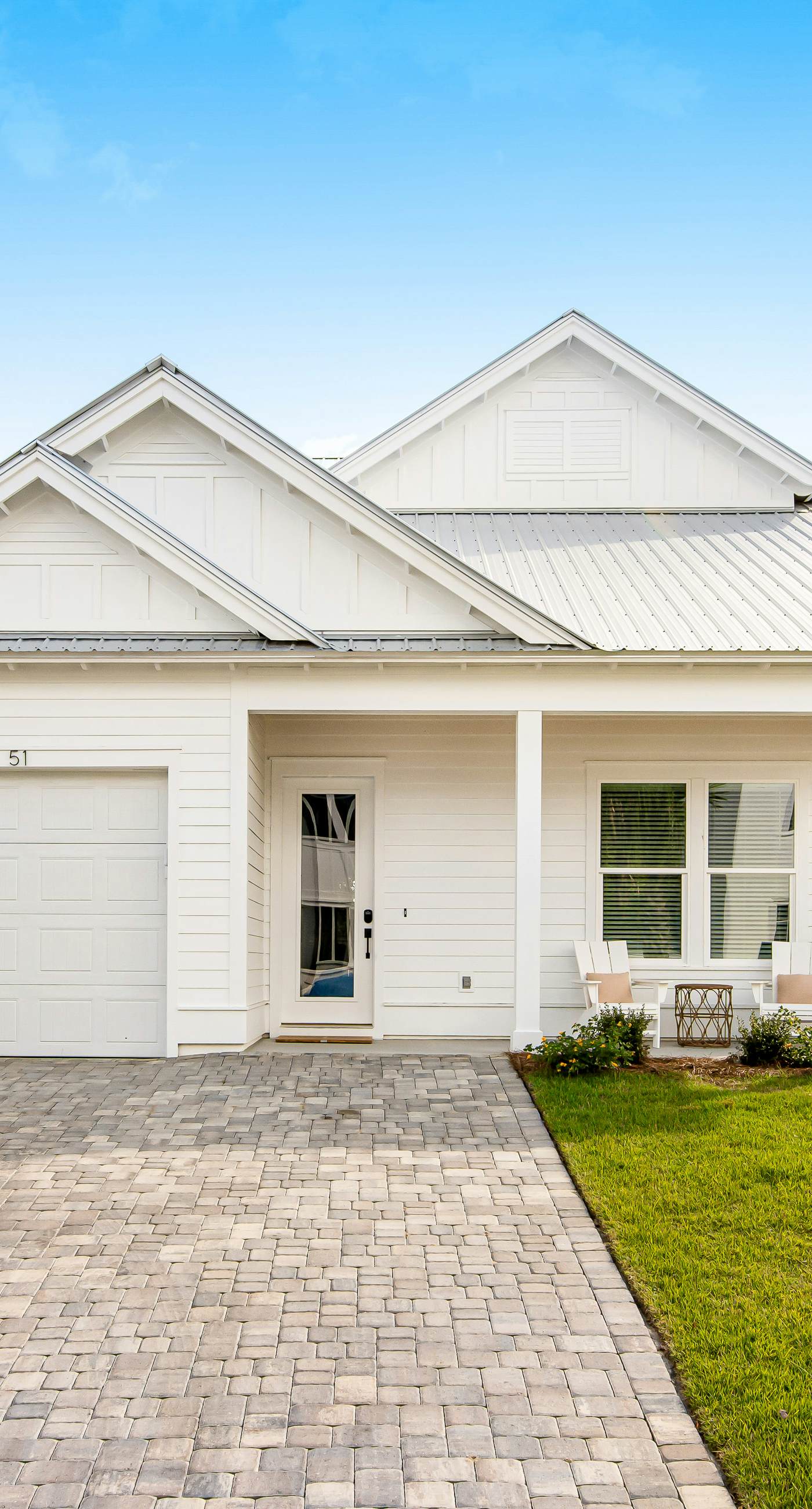 Dog-friendly home with community pool, flat top grill, and custom coffee bar