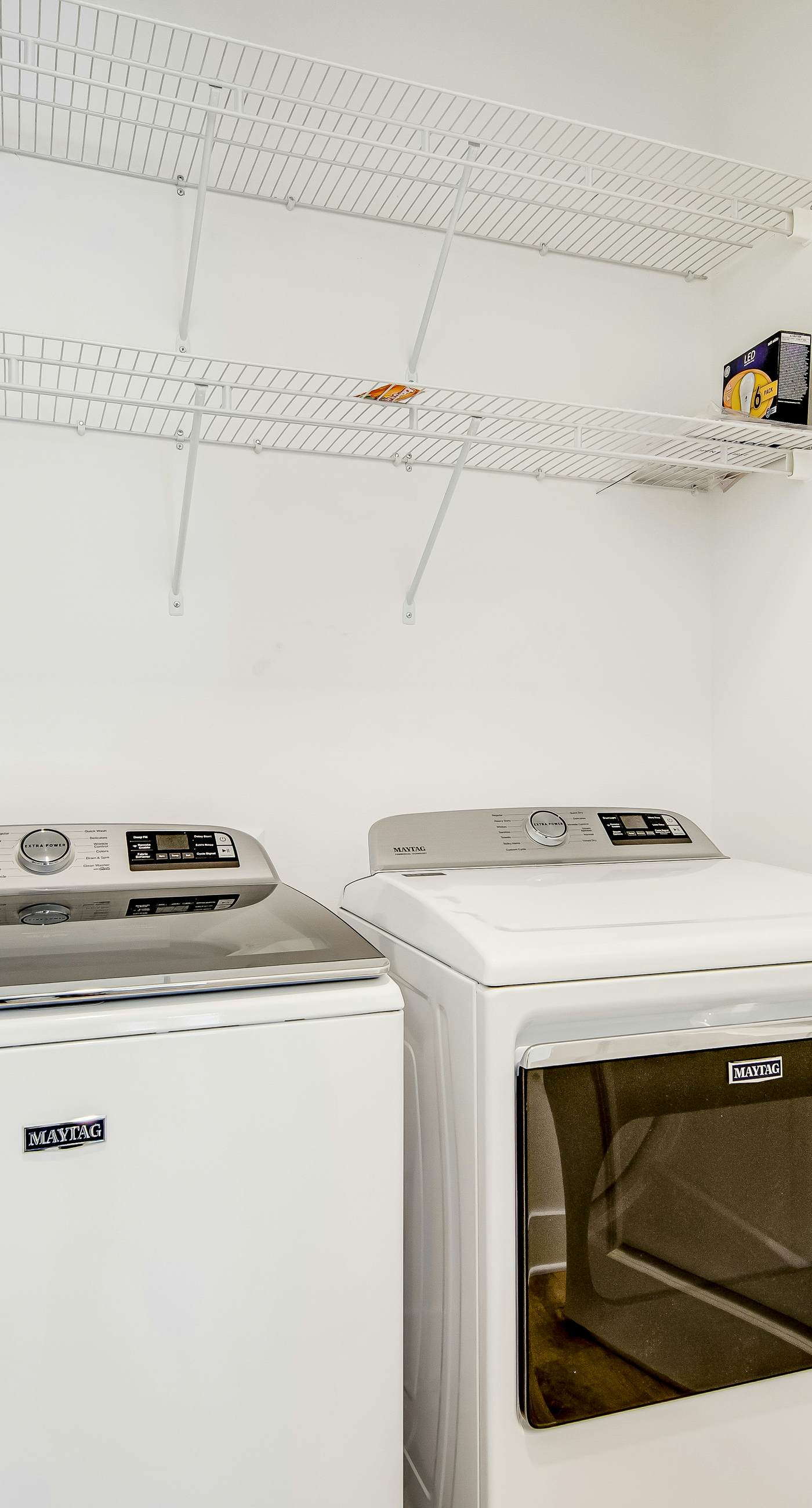 Dog-friendly home with community pool, flat top grill, and custom coffee bar