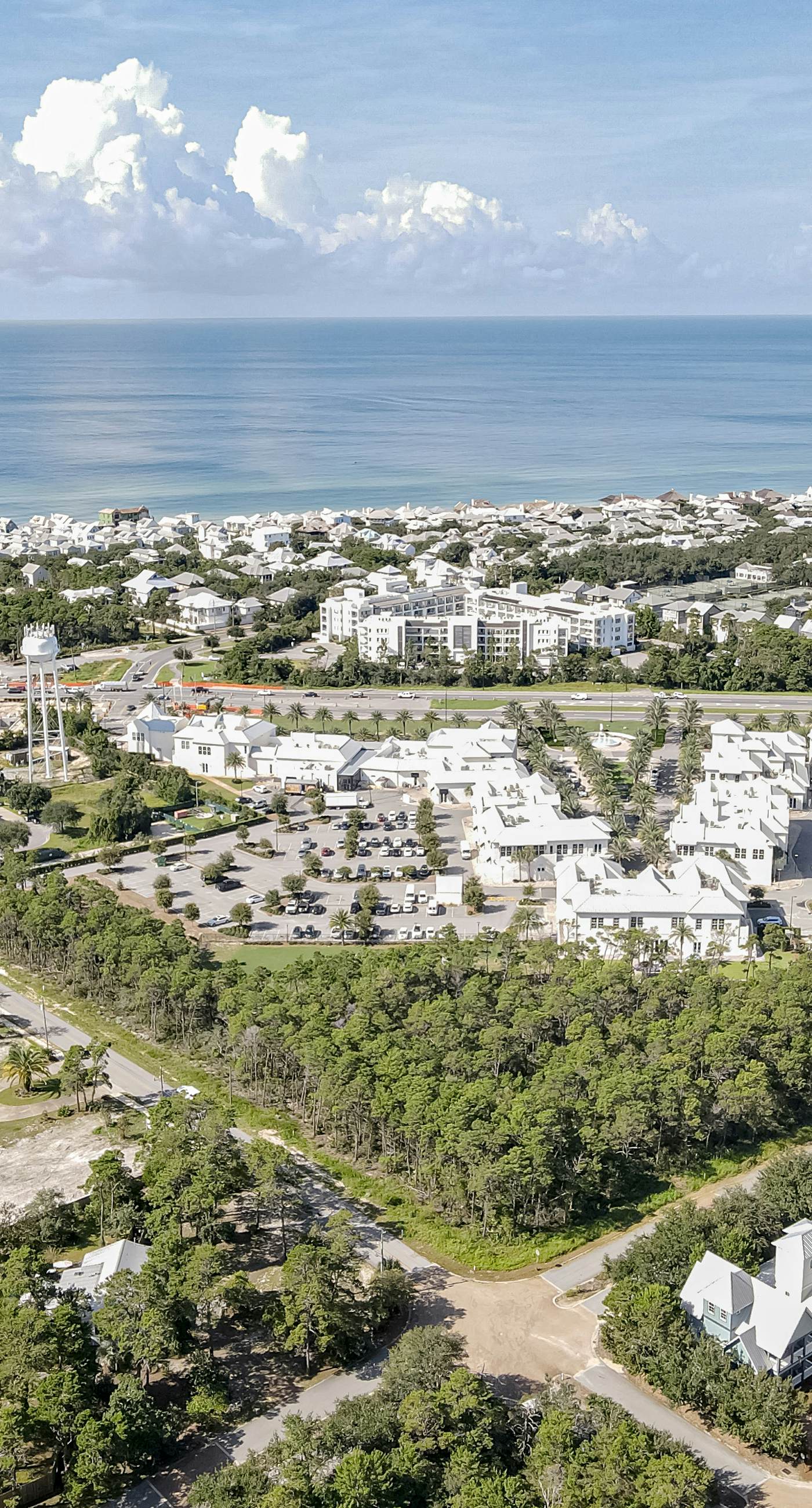 Dog-friendly home with community pool, flat top grill, and custom coffee bar