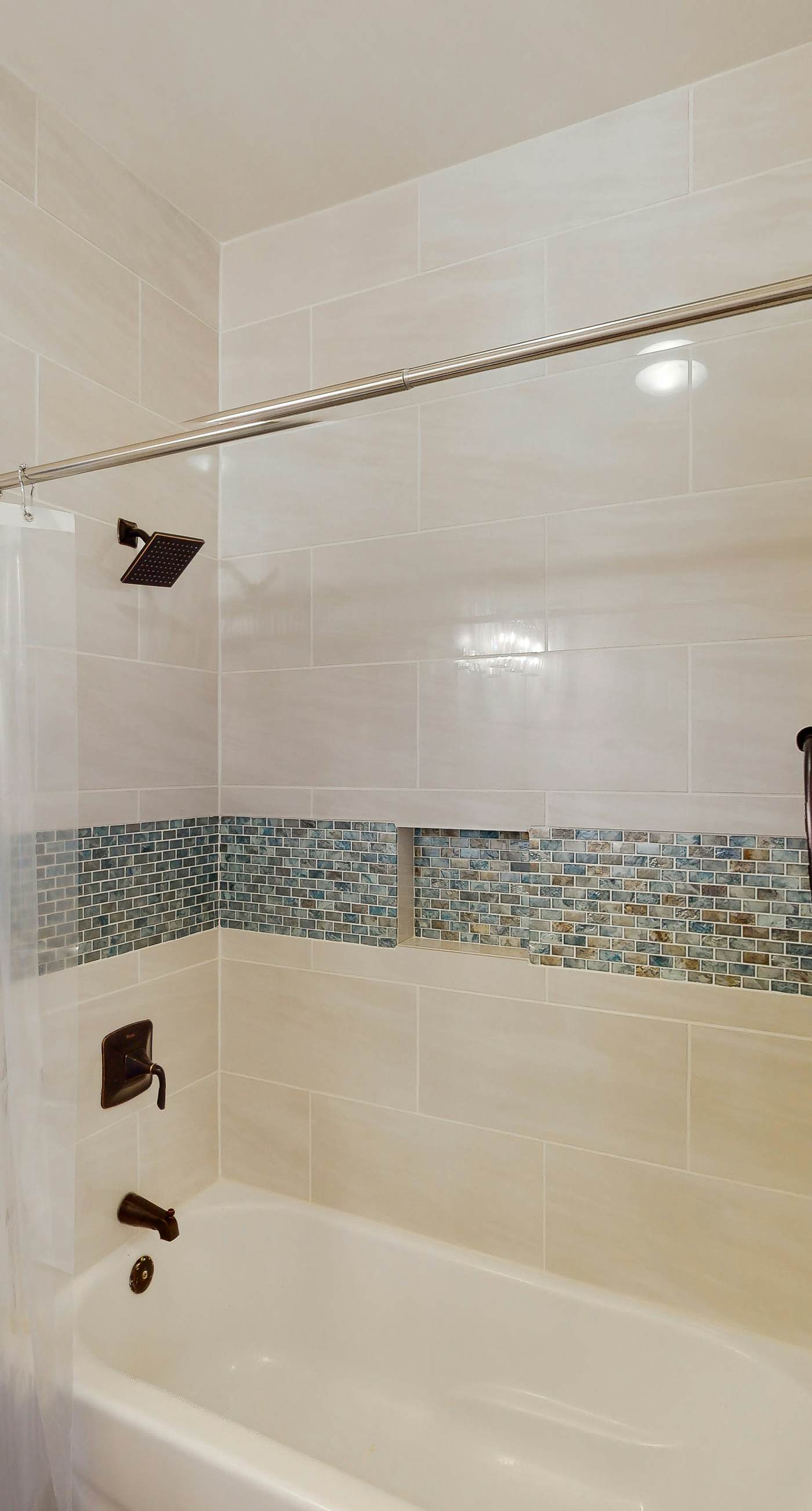 Spacious, sunny studio with central AC, pool, hot tub, beach tram & beach access